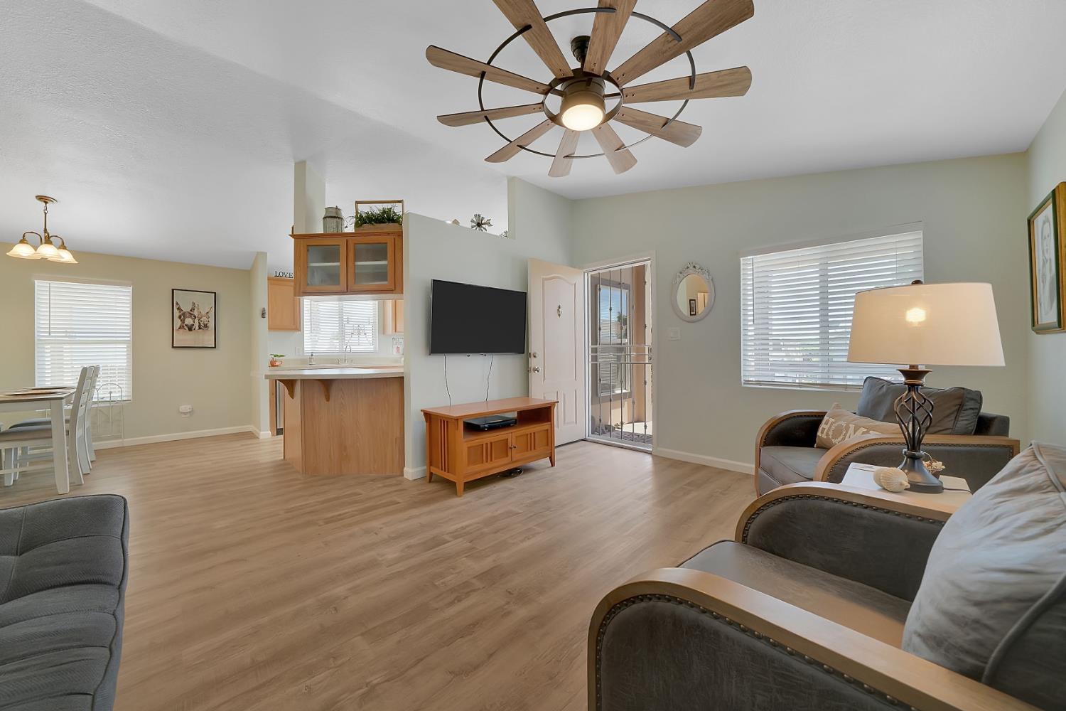 1400 W Marlette Street 85