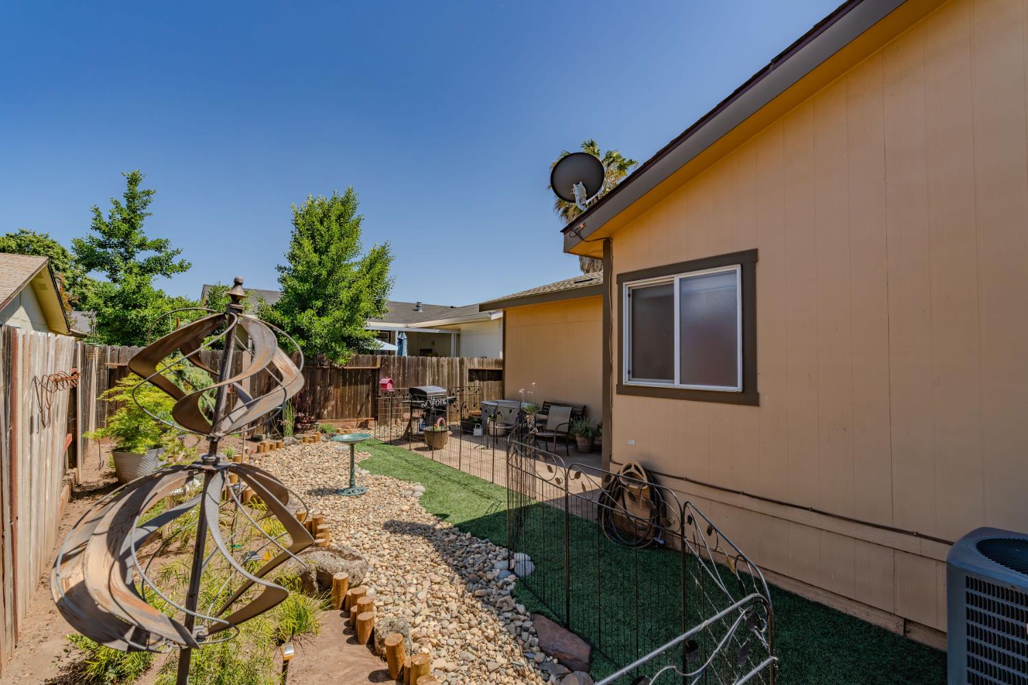 1400 W Marlette Street 85