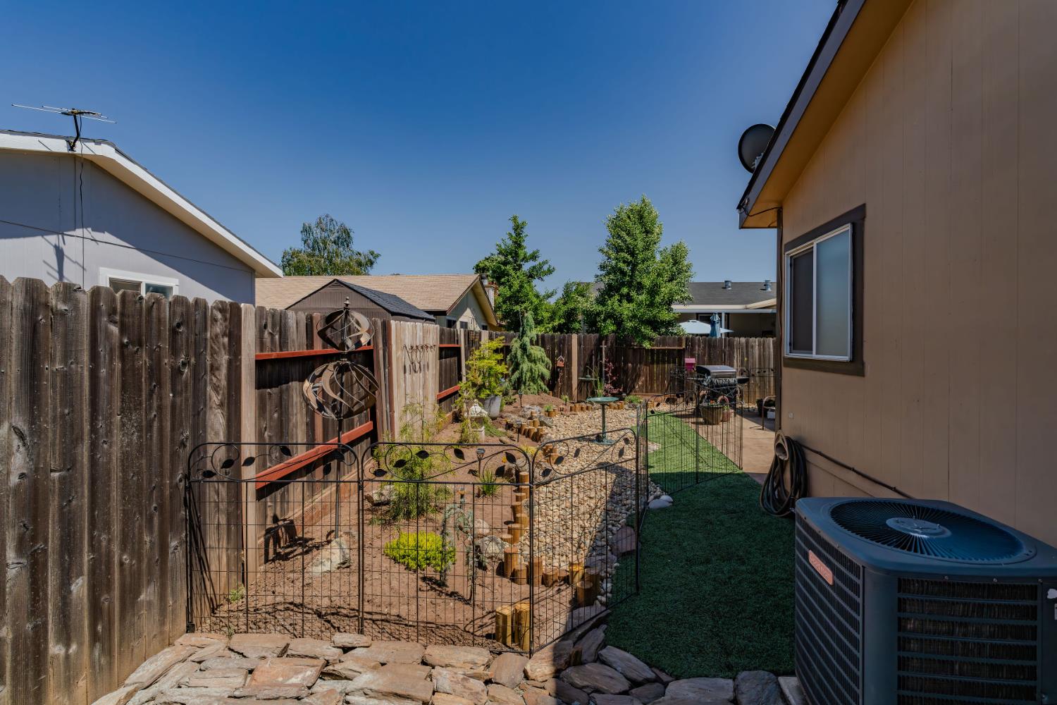 1400 W Marlette Street 85