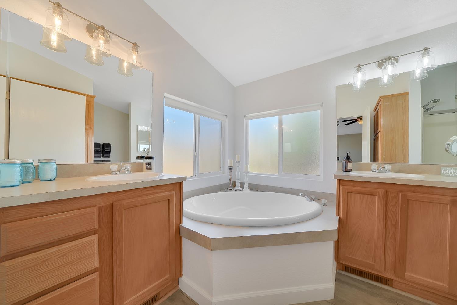 1400 W Marlette Street 85