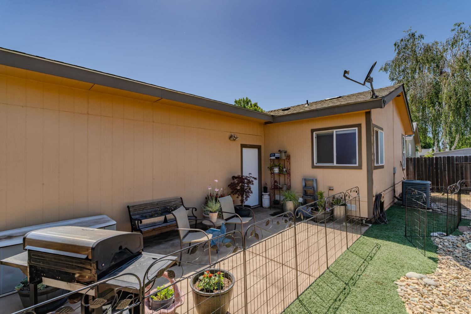 1400 W Marlette Street 85