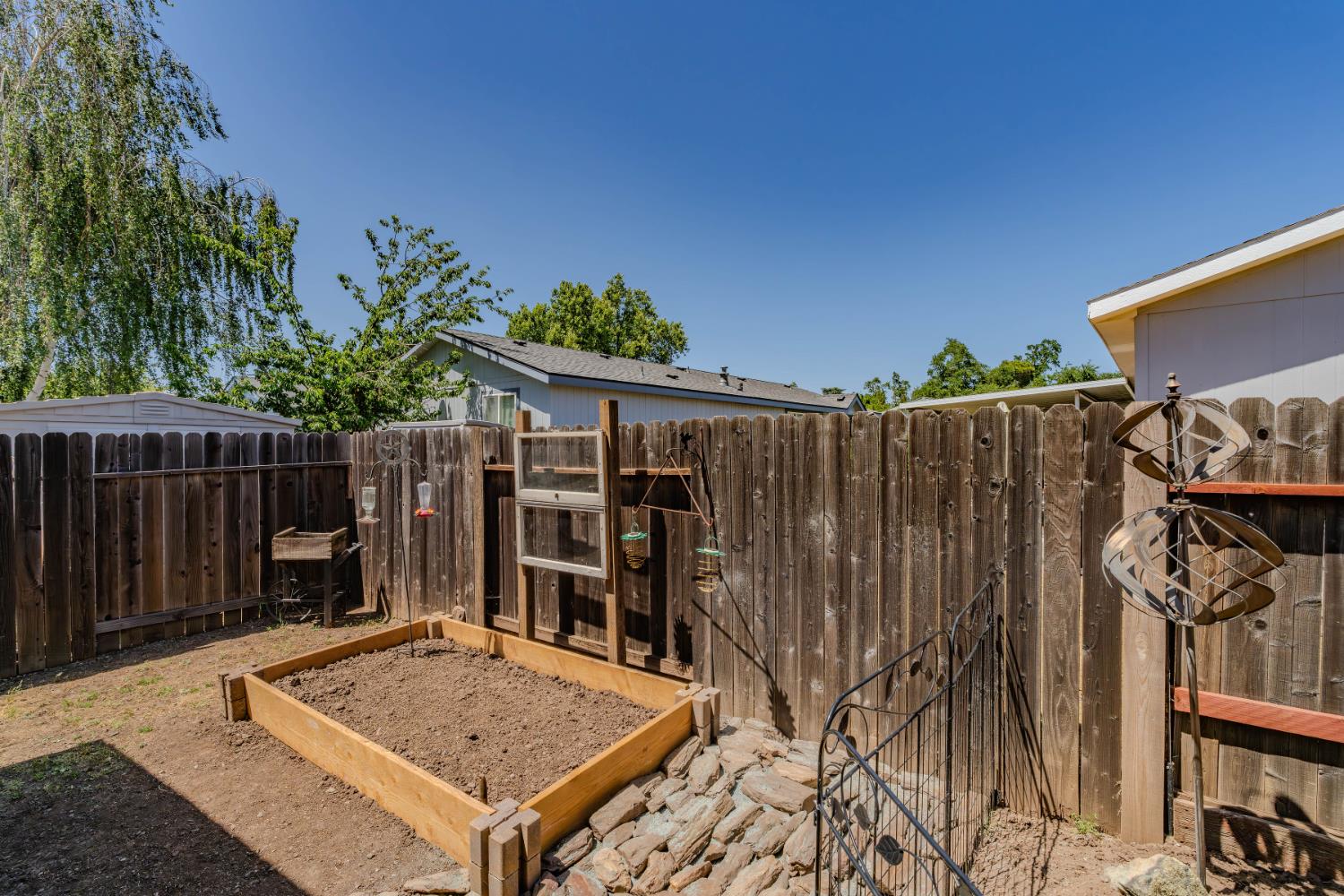 1400 W Marlette Street 85