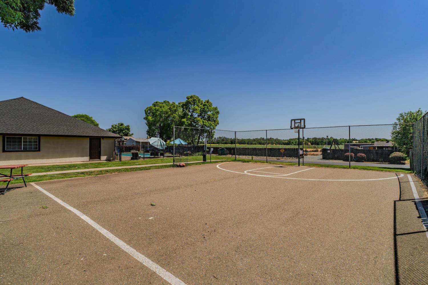 1400 W Marlette Street 85