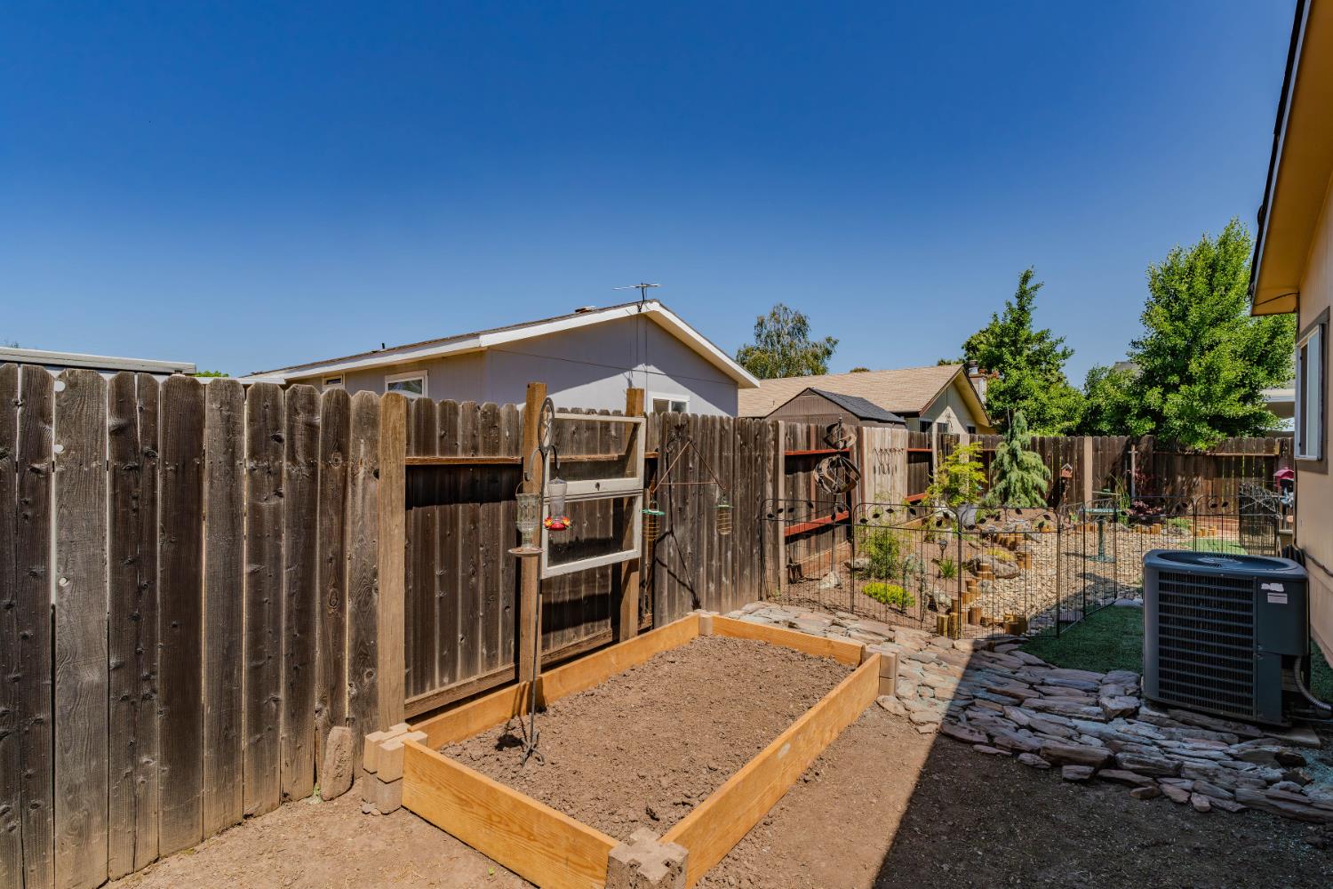 1400 W Marlette Street 85