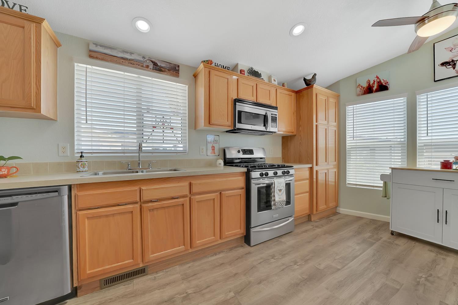 1400 W Marlette Street 85