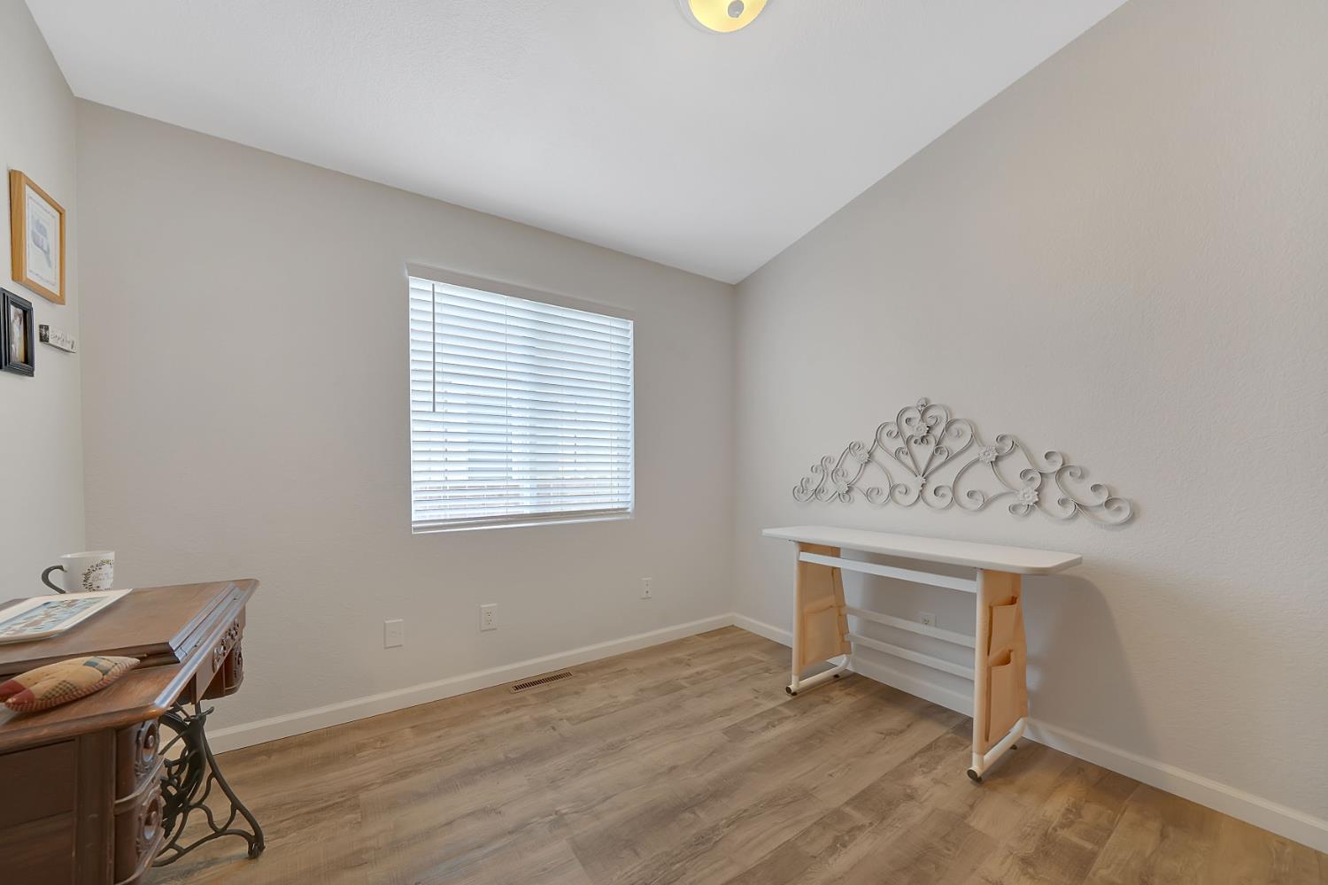 1400 W Marlette Street 85