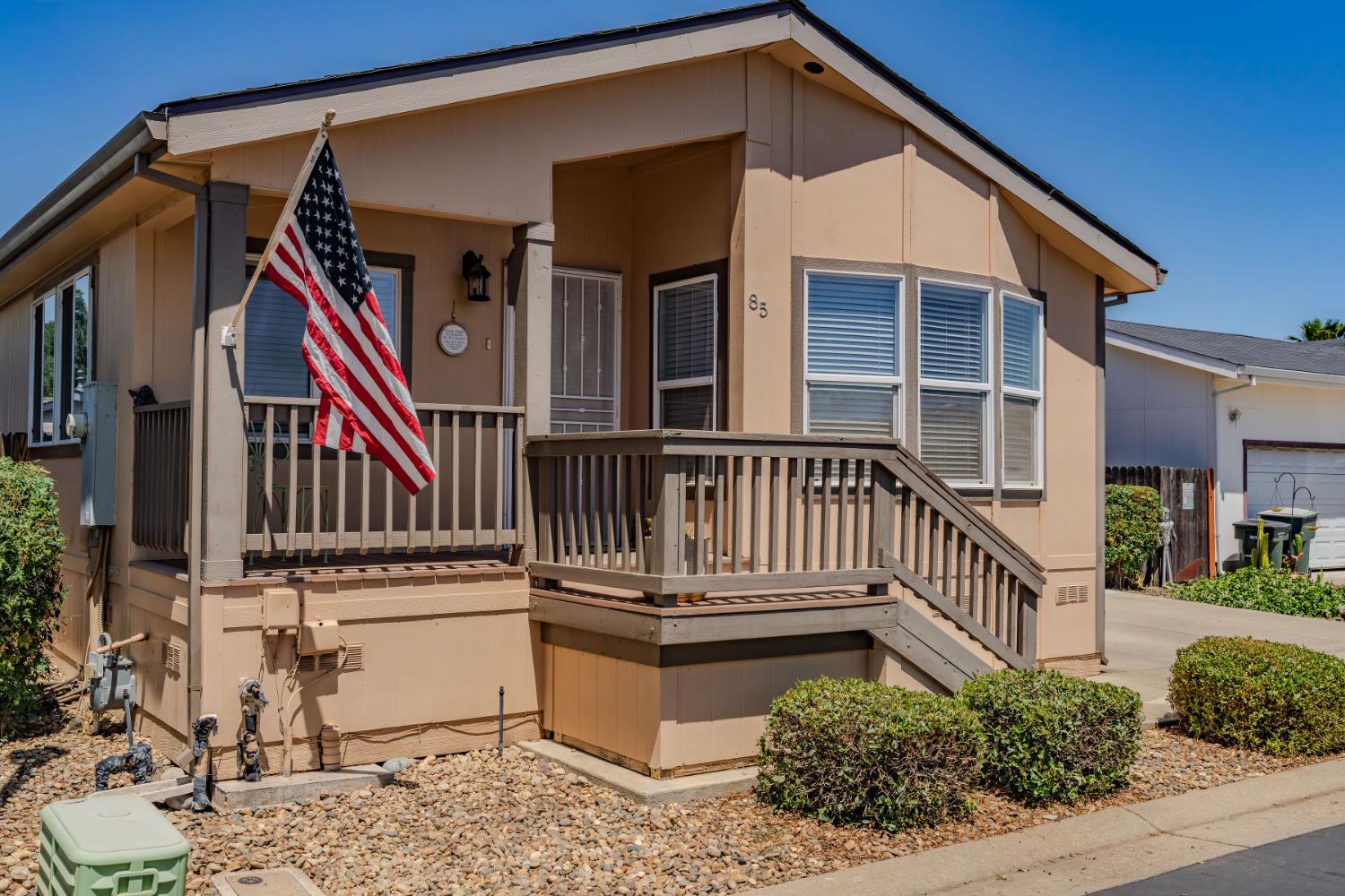 1400 W Marlette Street 85