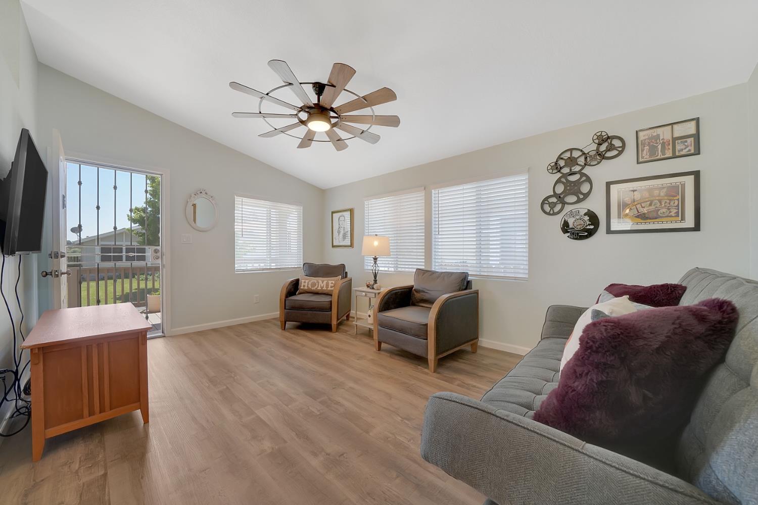 1400 W Marlette Street 85