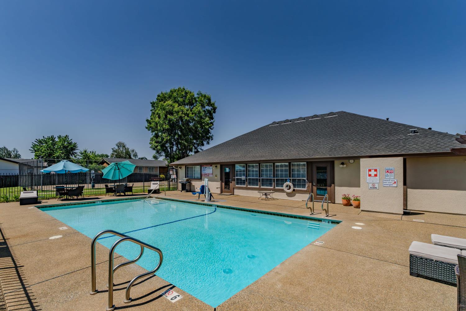 1400 W Marlette Street 85