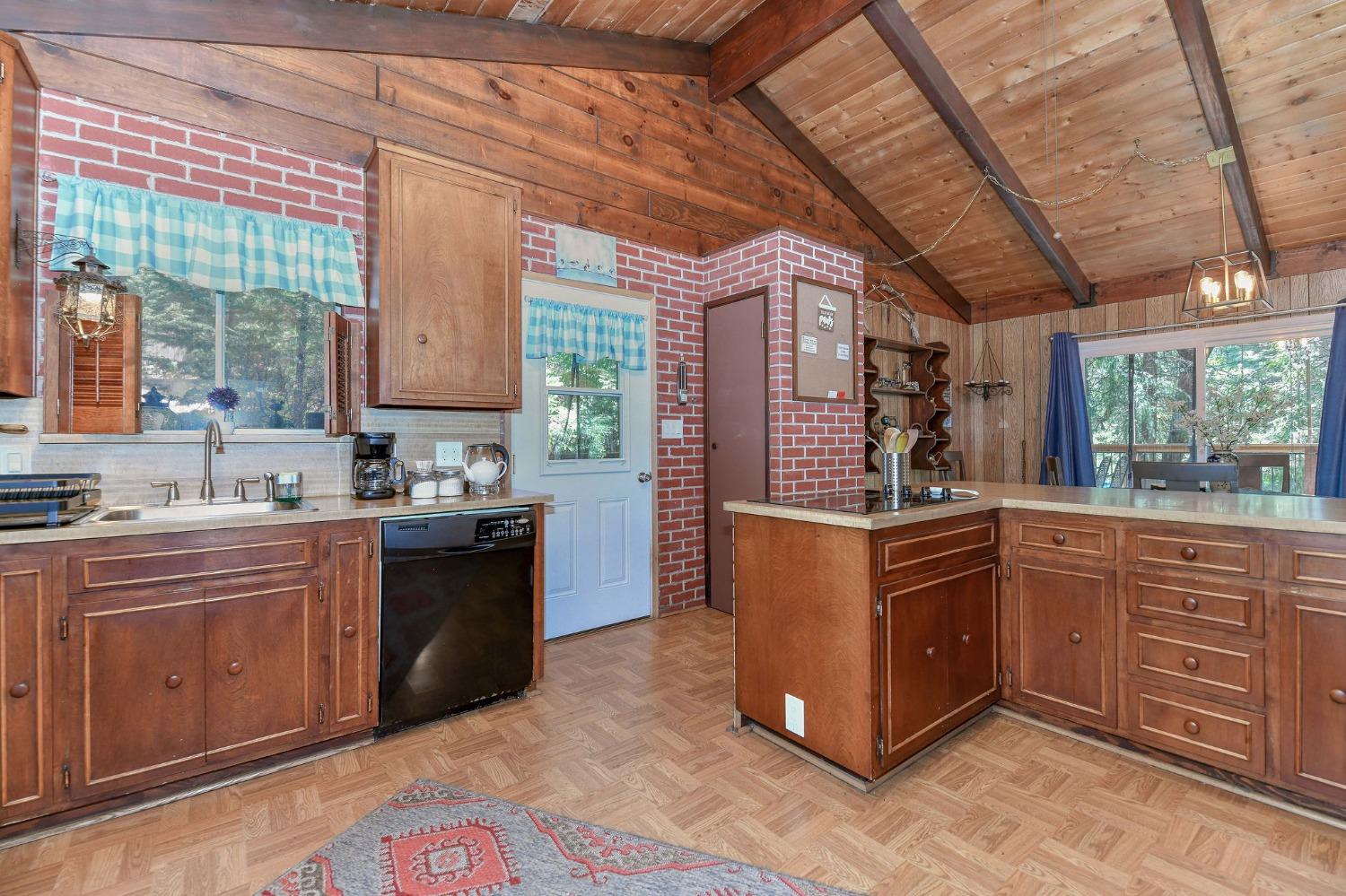 25215 Sugar Pine Drive
