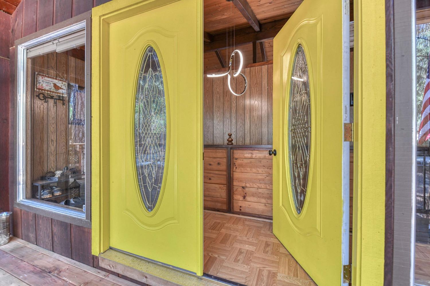 25215 Sugar Pine Drive