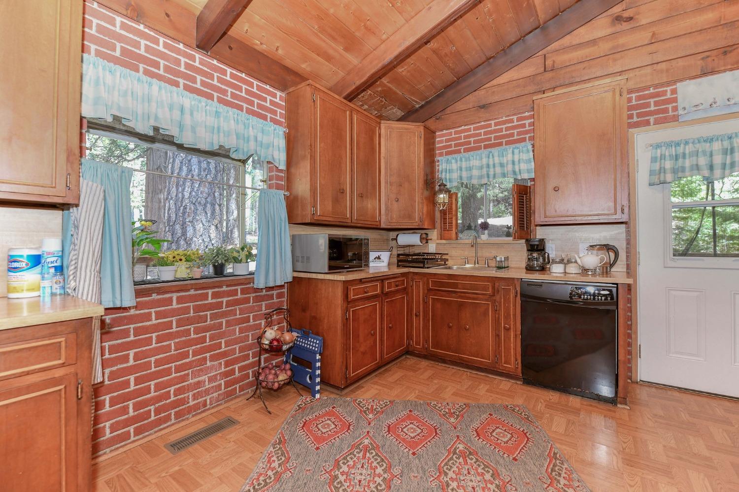 25215 Sugar Pine Drive