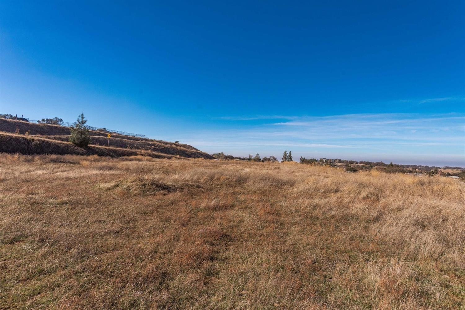 135 Central Eureka Drive