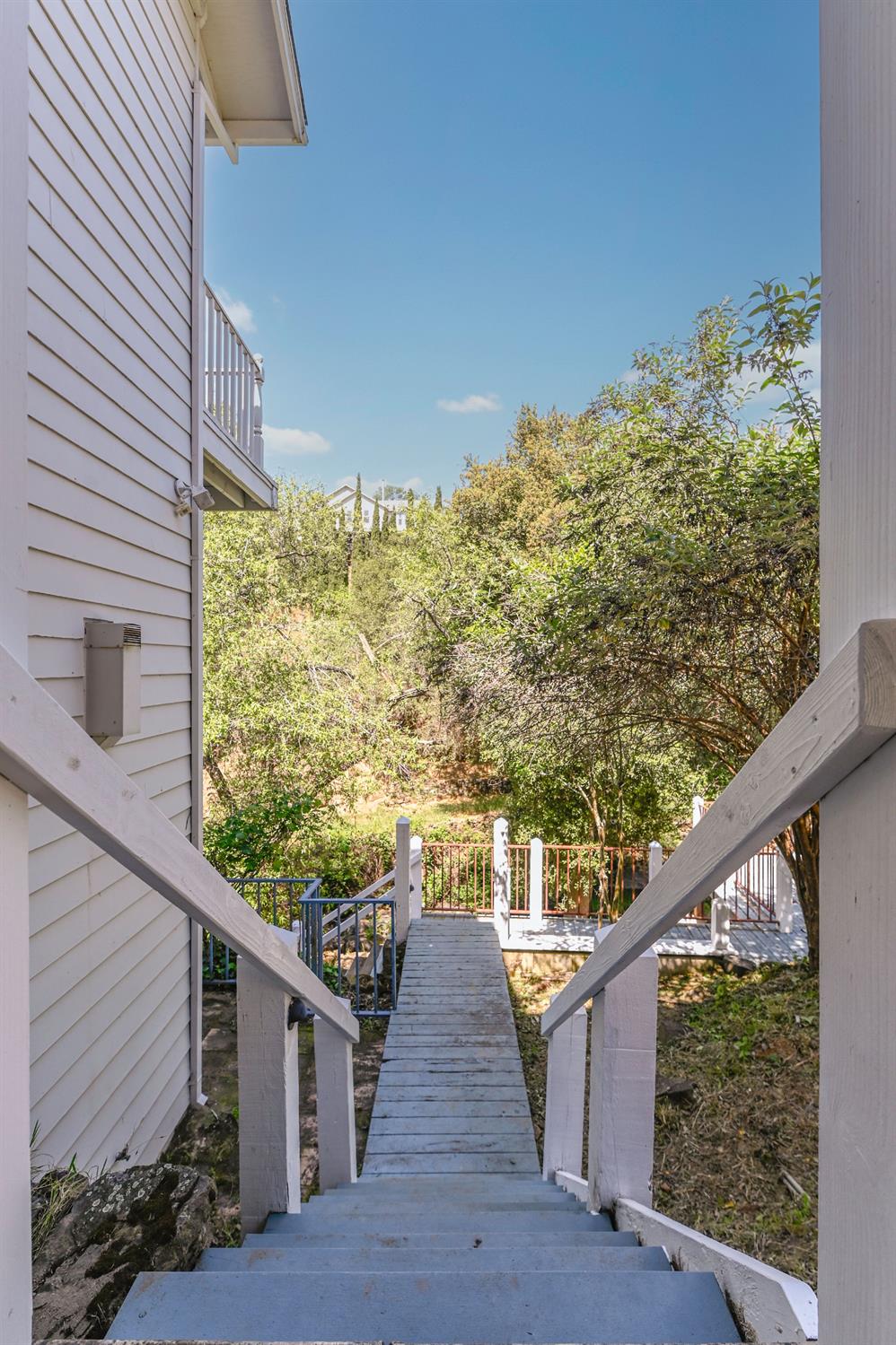 10621 Fleehart Street