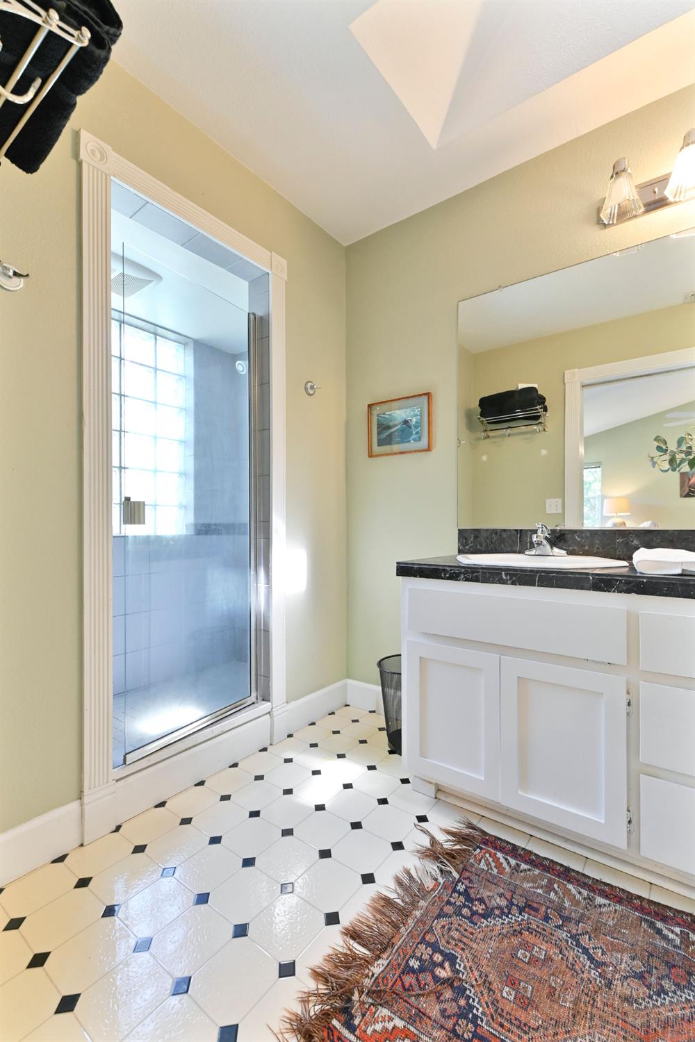 10621 Fleehart Street