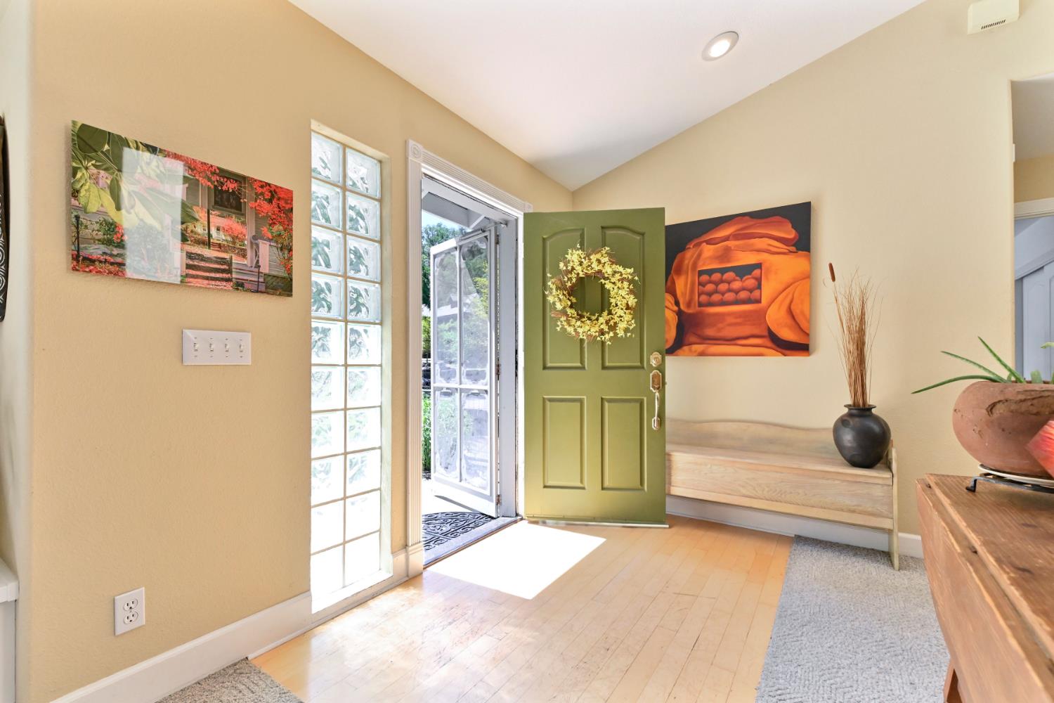 10621 Fleehart Street