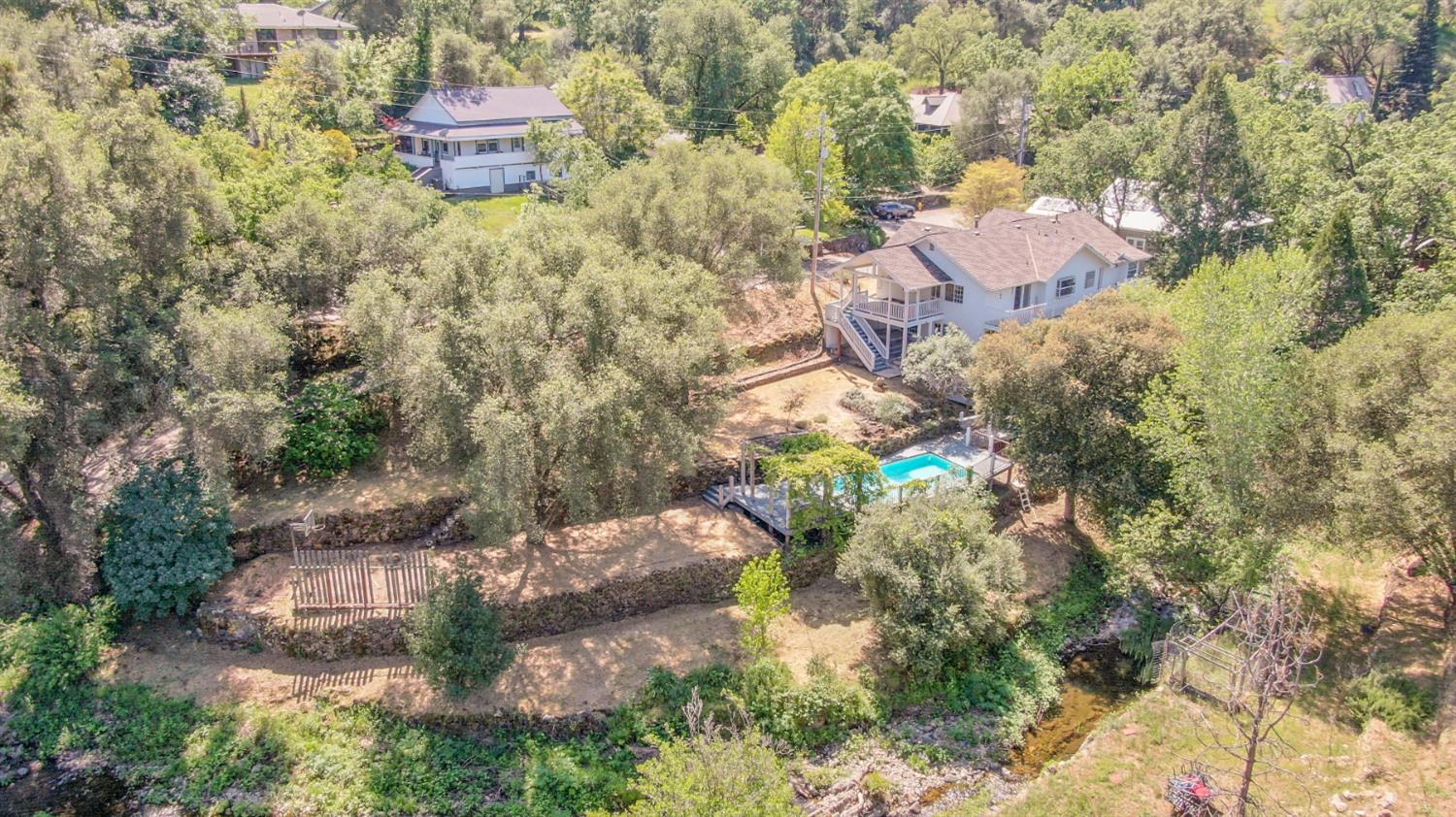 10621 Fleehart Street