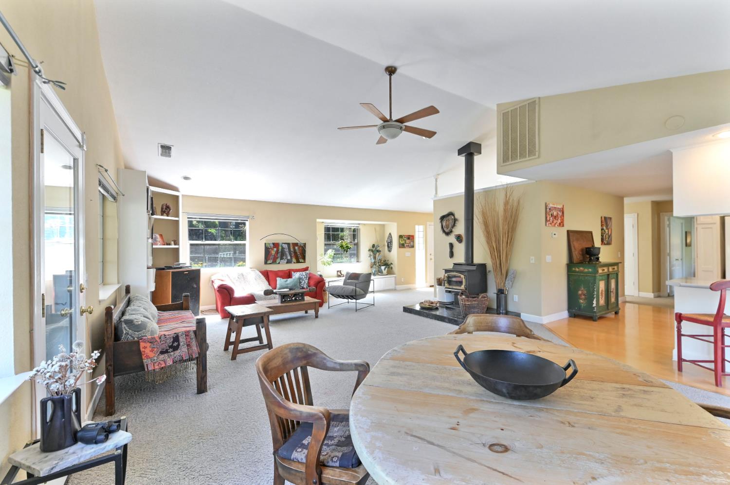 10621 Fleehart Street