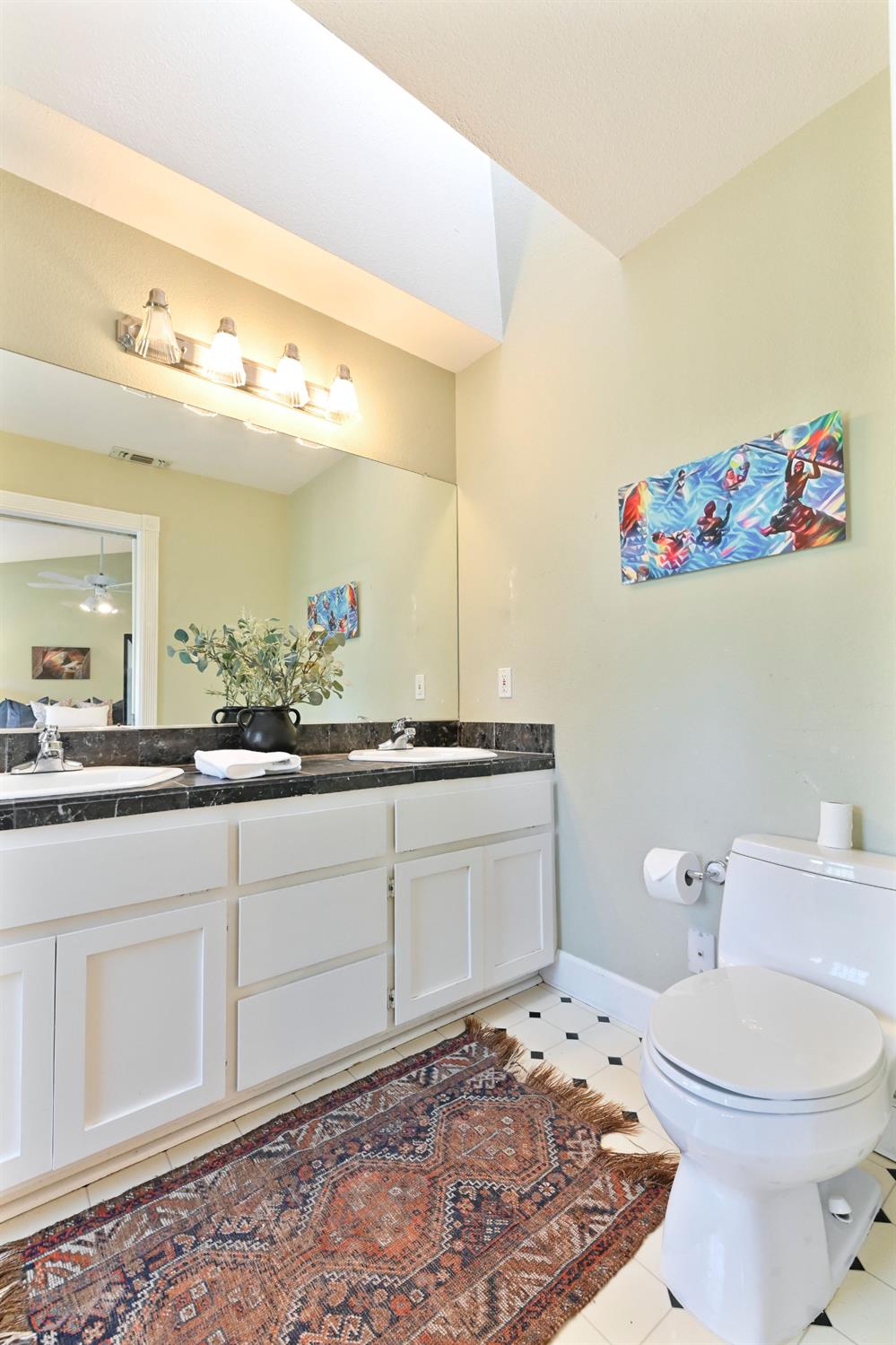 10621 Fleehart Street