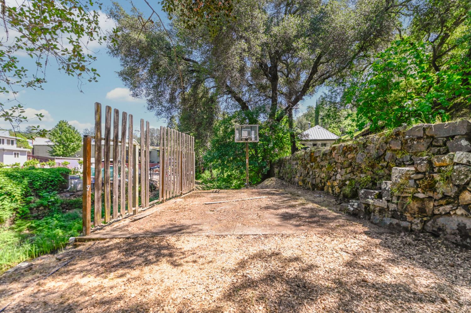 10621 Fleehart Street