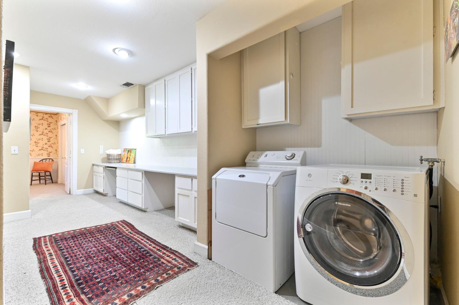 10621 Fleehart Street