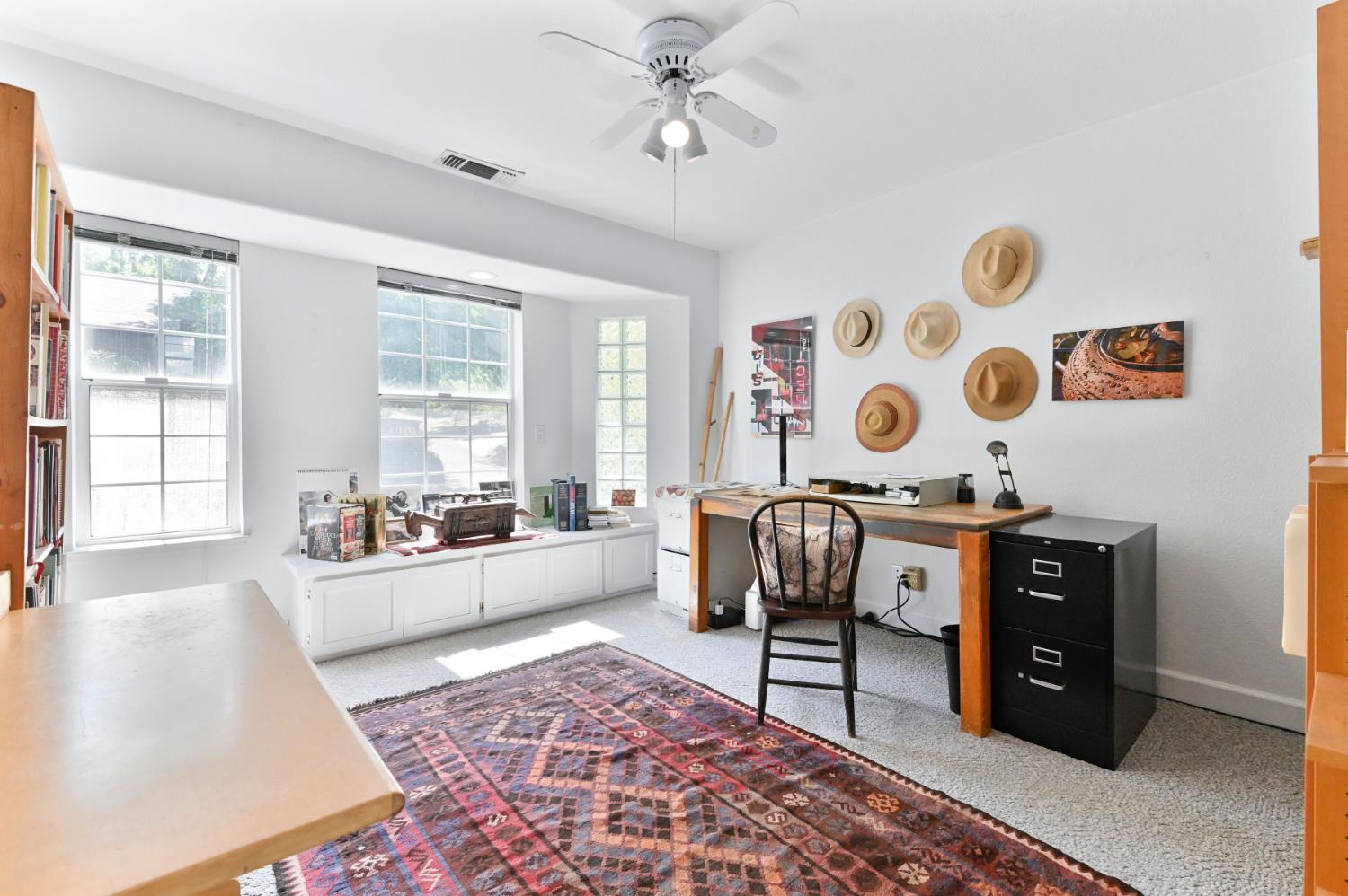 10621 Fleehart Street