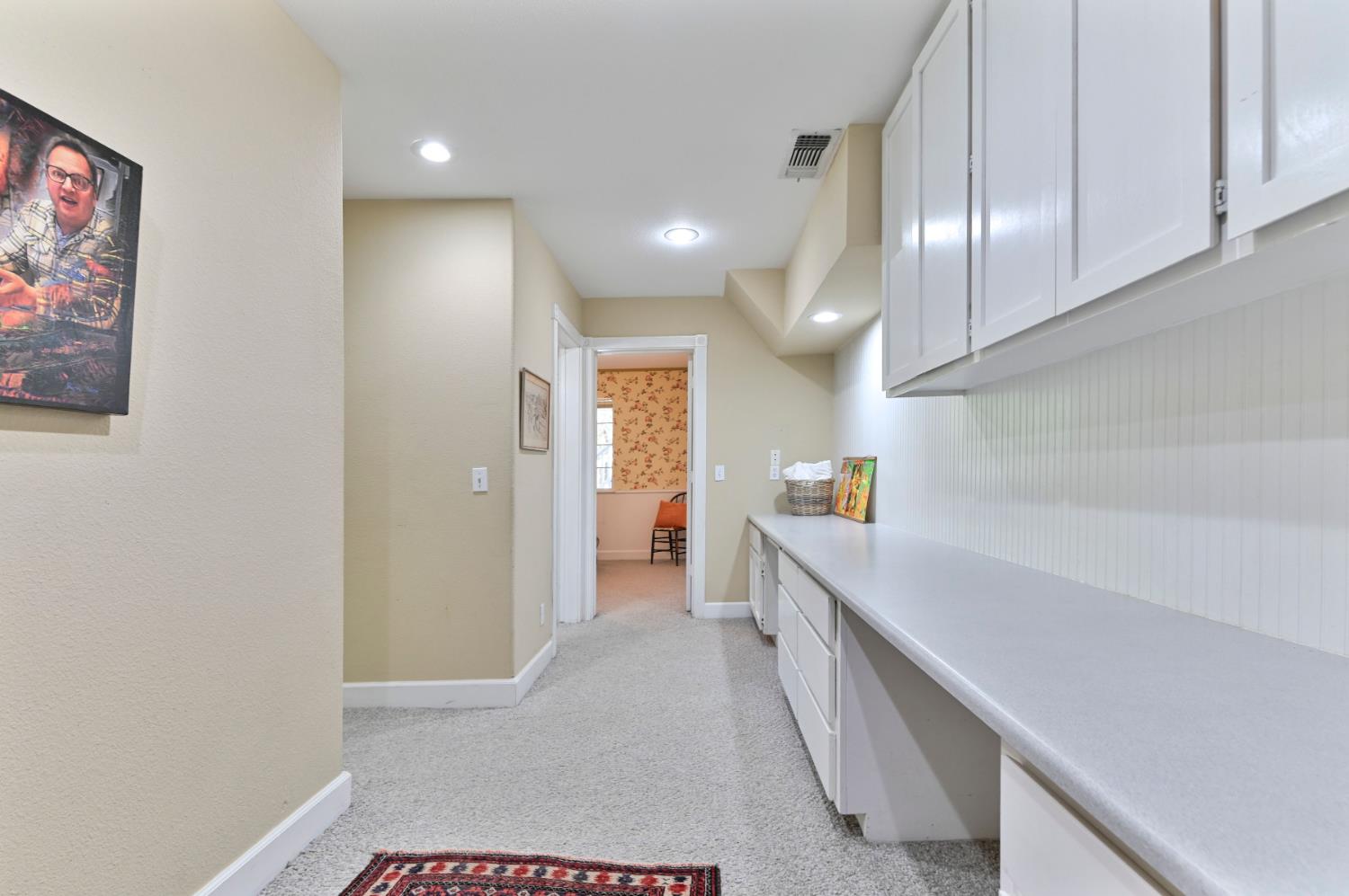 10621 Fleehart Street