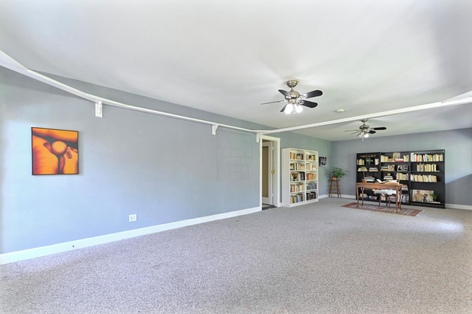 10621 Fleehart Street