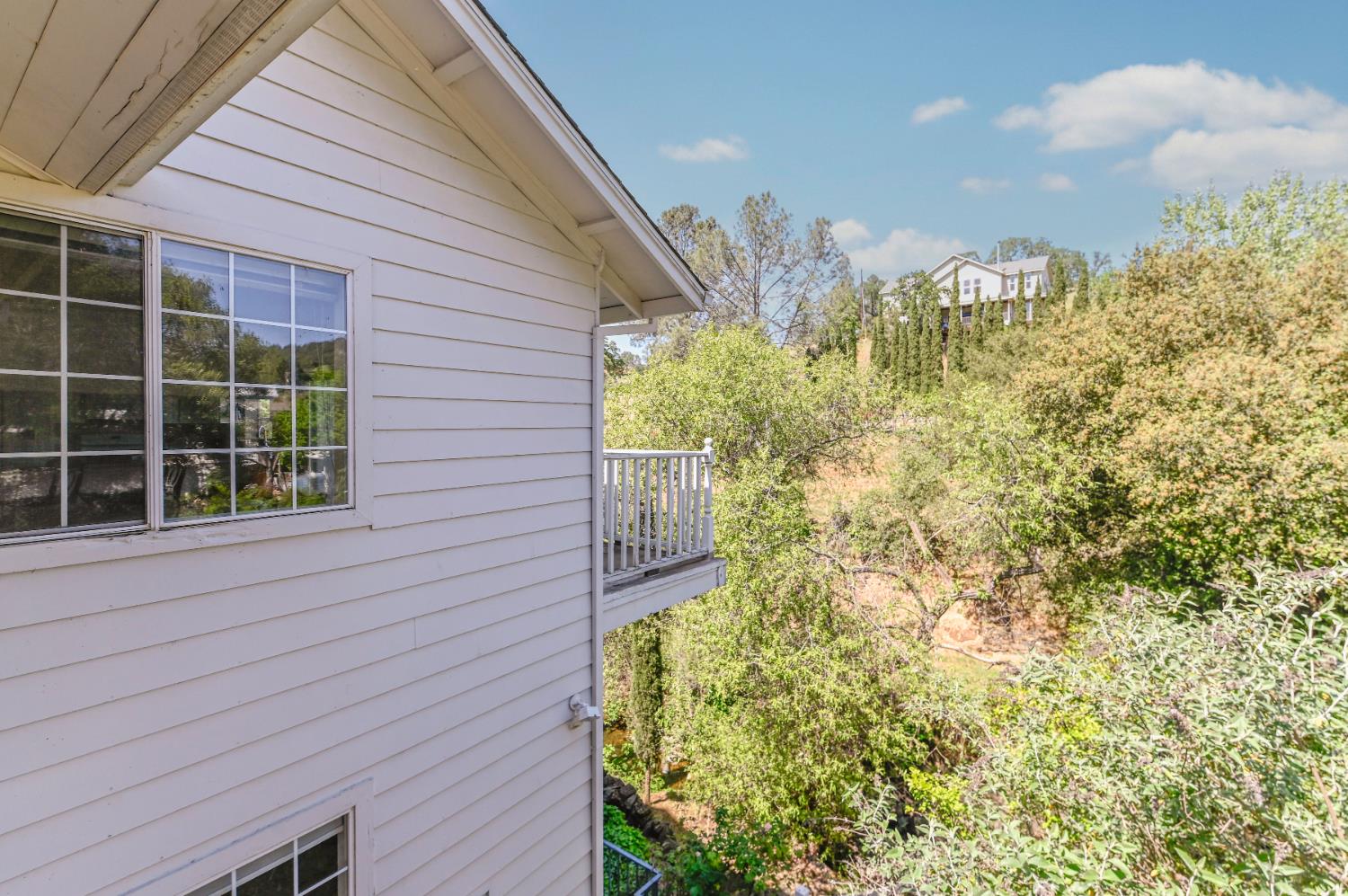 10621 Fleehart Street