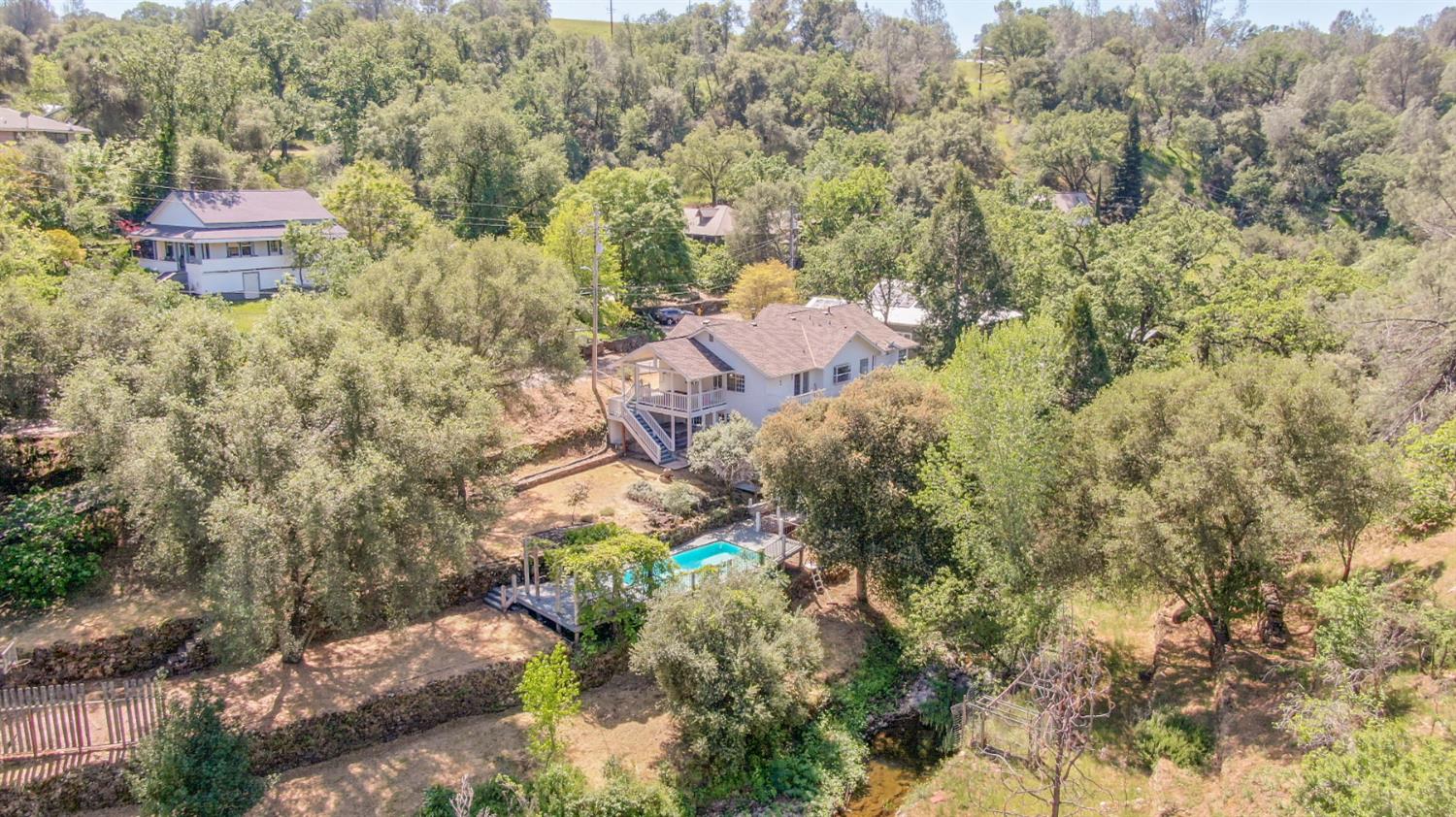 10621 Fleehart Street