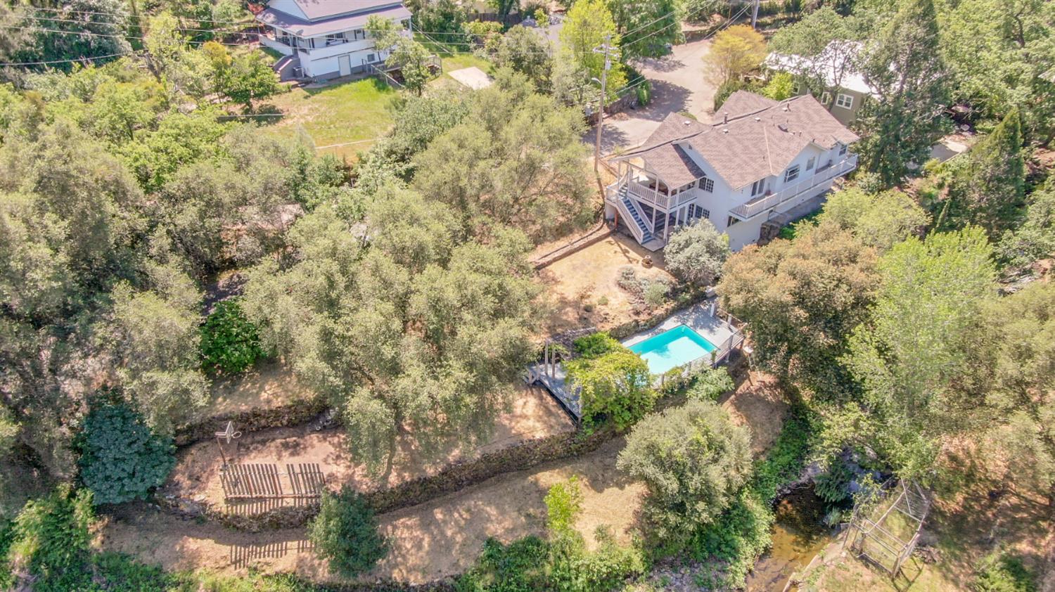 10621 Fleehart Street