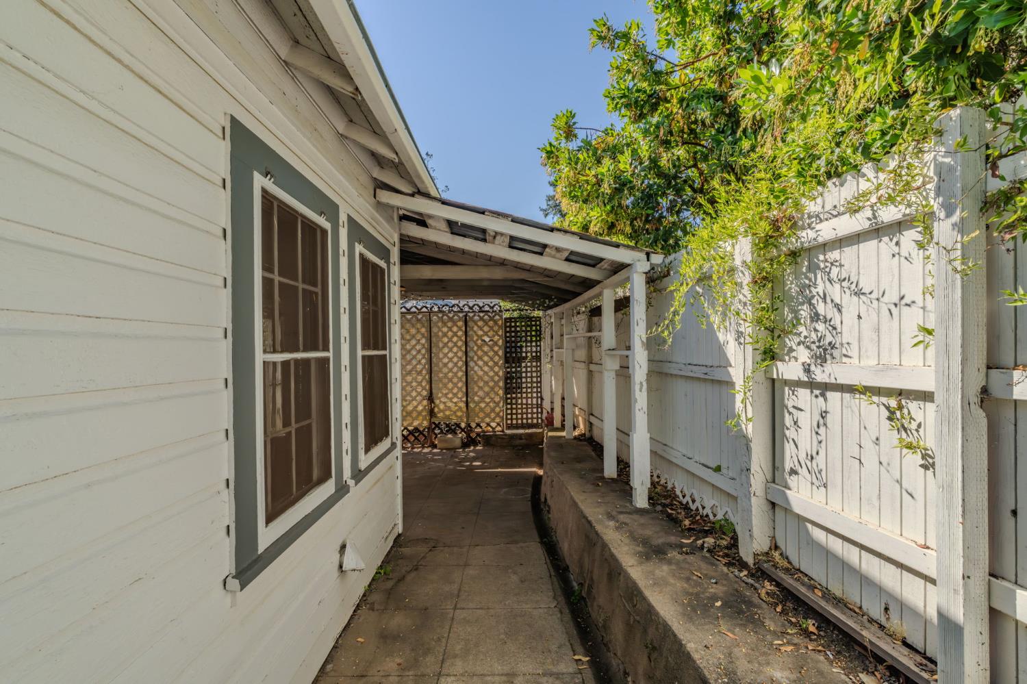 55 Hayden Alley