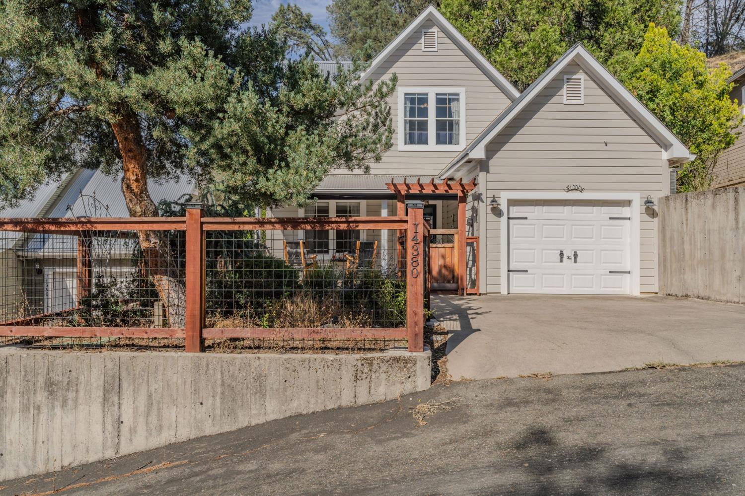 14380 Keystone Alley