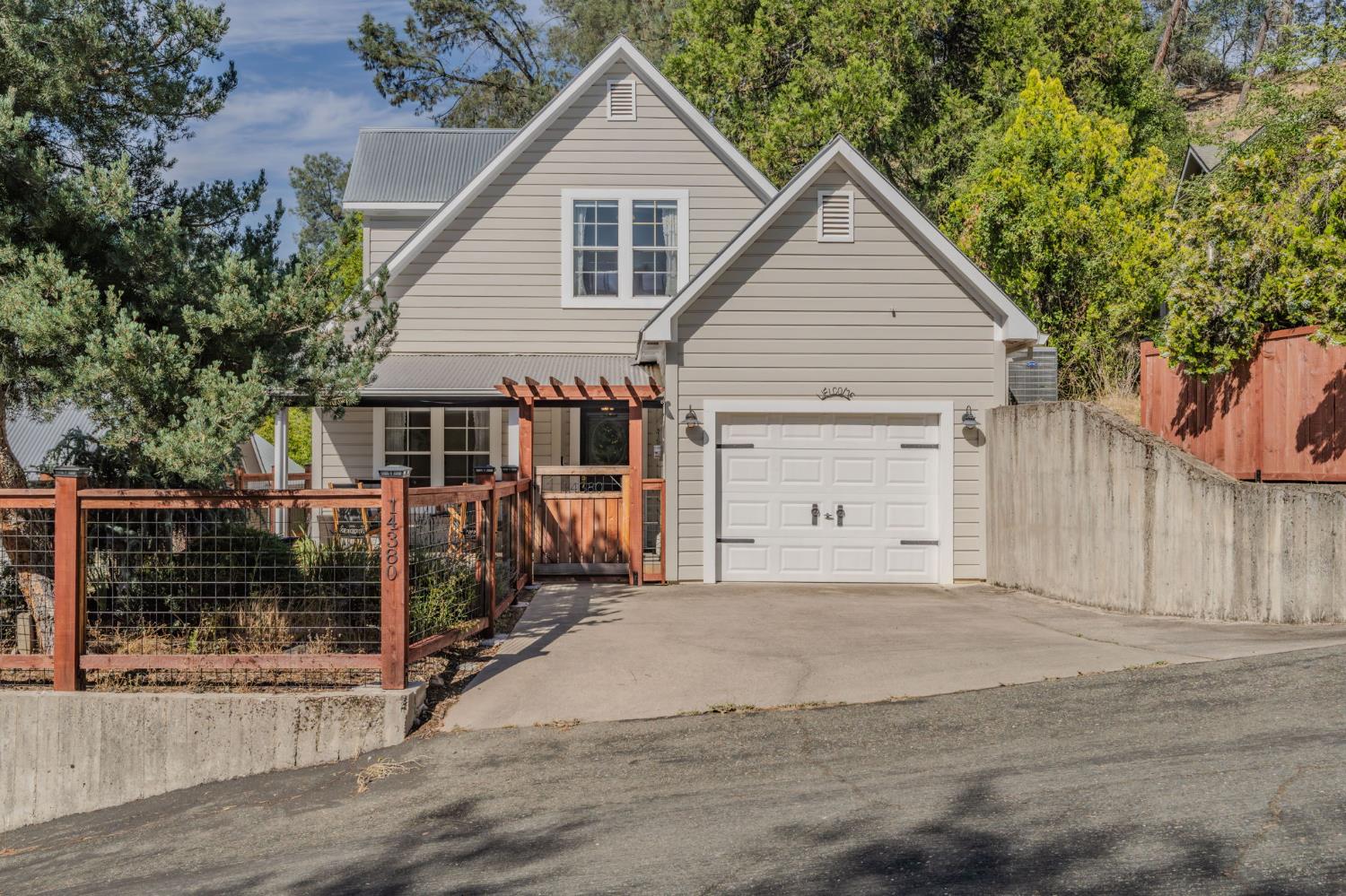 14380 Keystone Alley