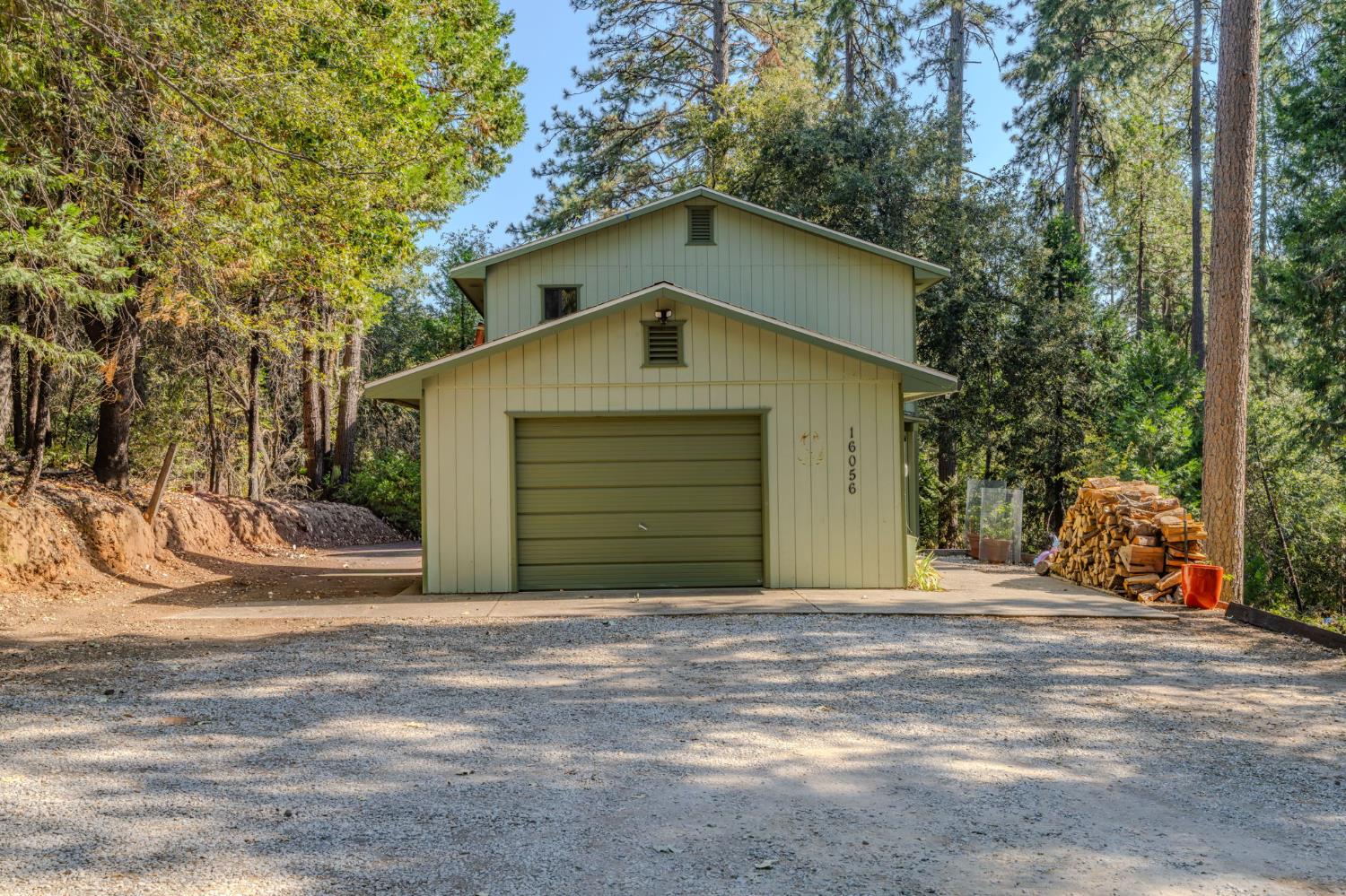 16056 N Cedar Heights Drive