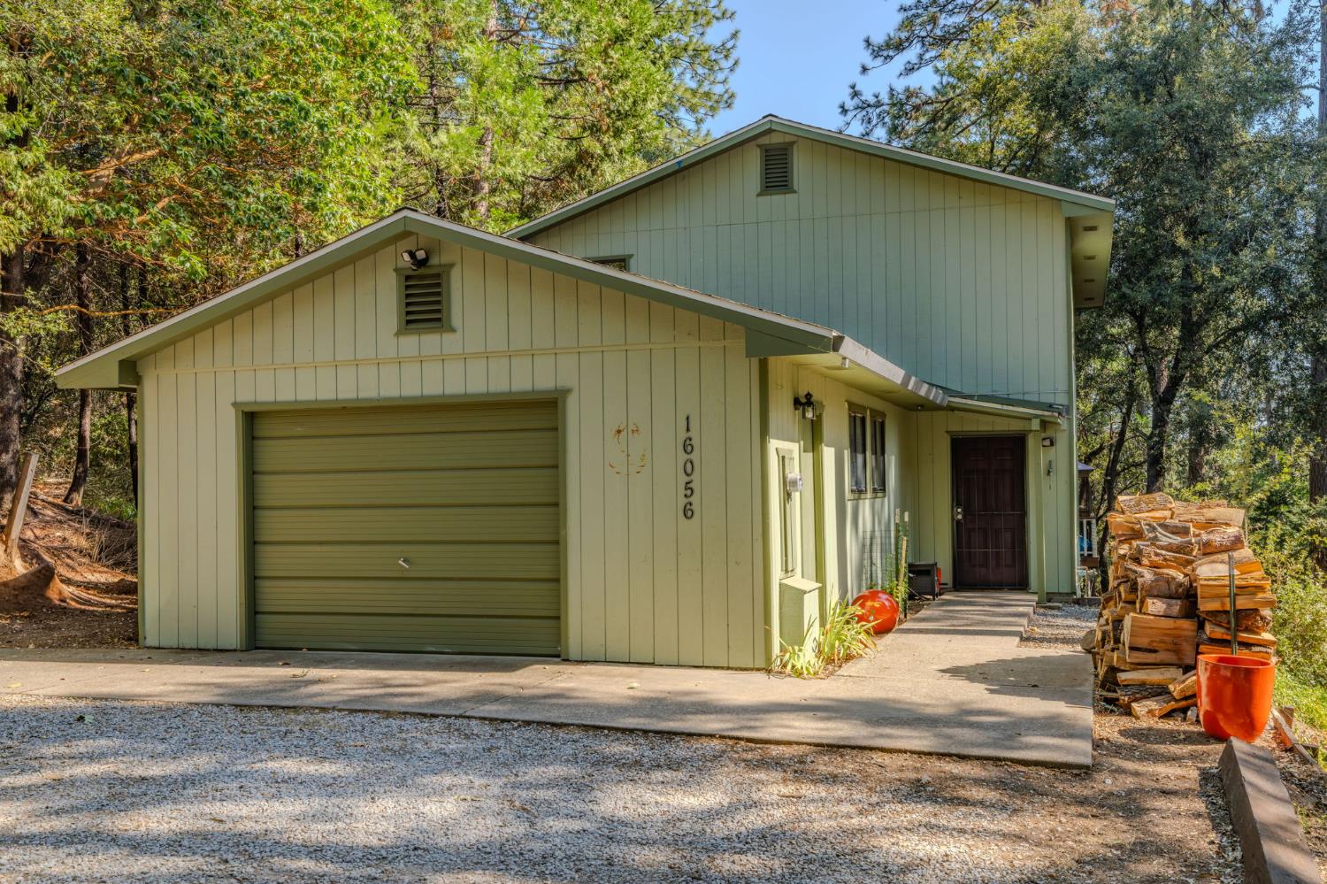 16056 N Cedar Heights Drive