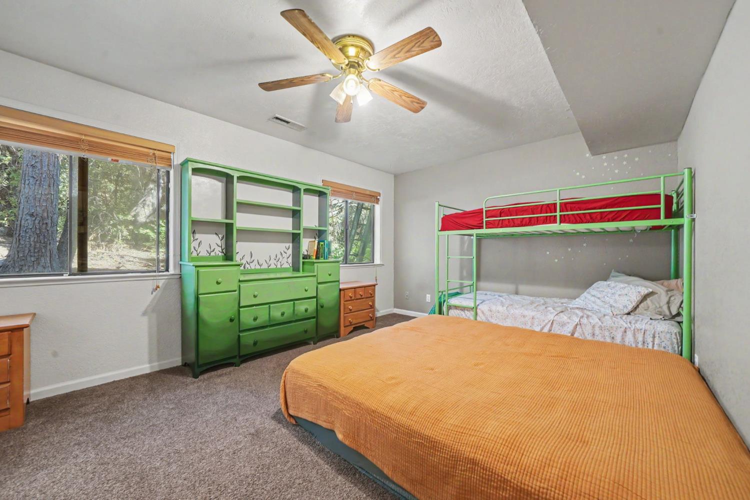 16056 N Cedar Heights Drive