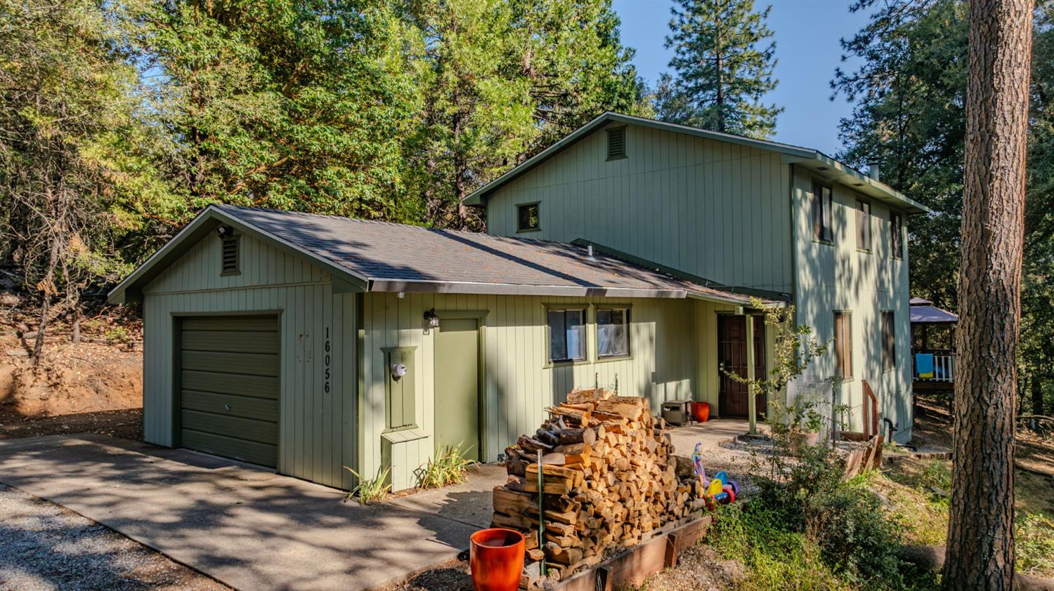 16056 N Cedar Heights Drive
