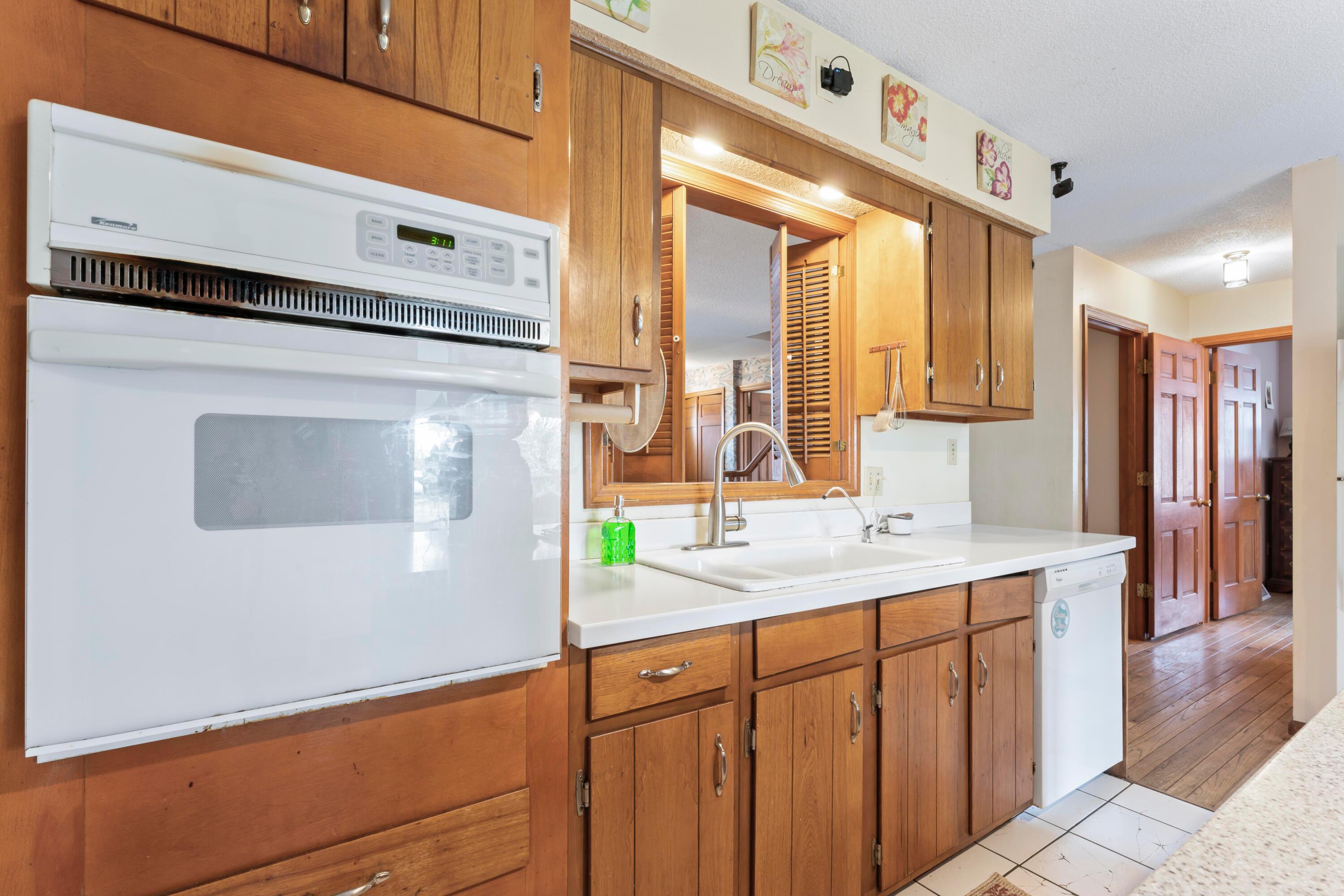 320 N Vernon Avenue