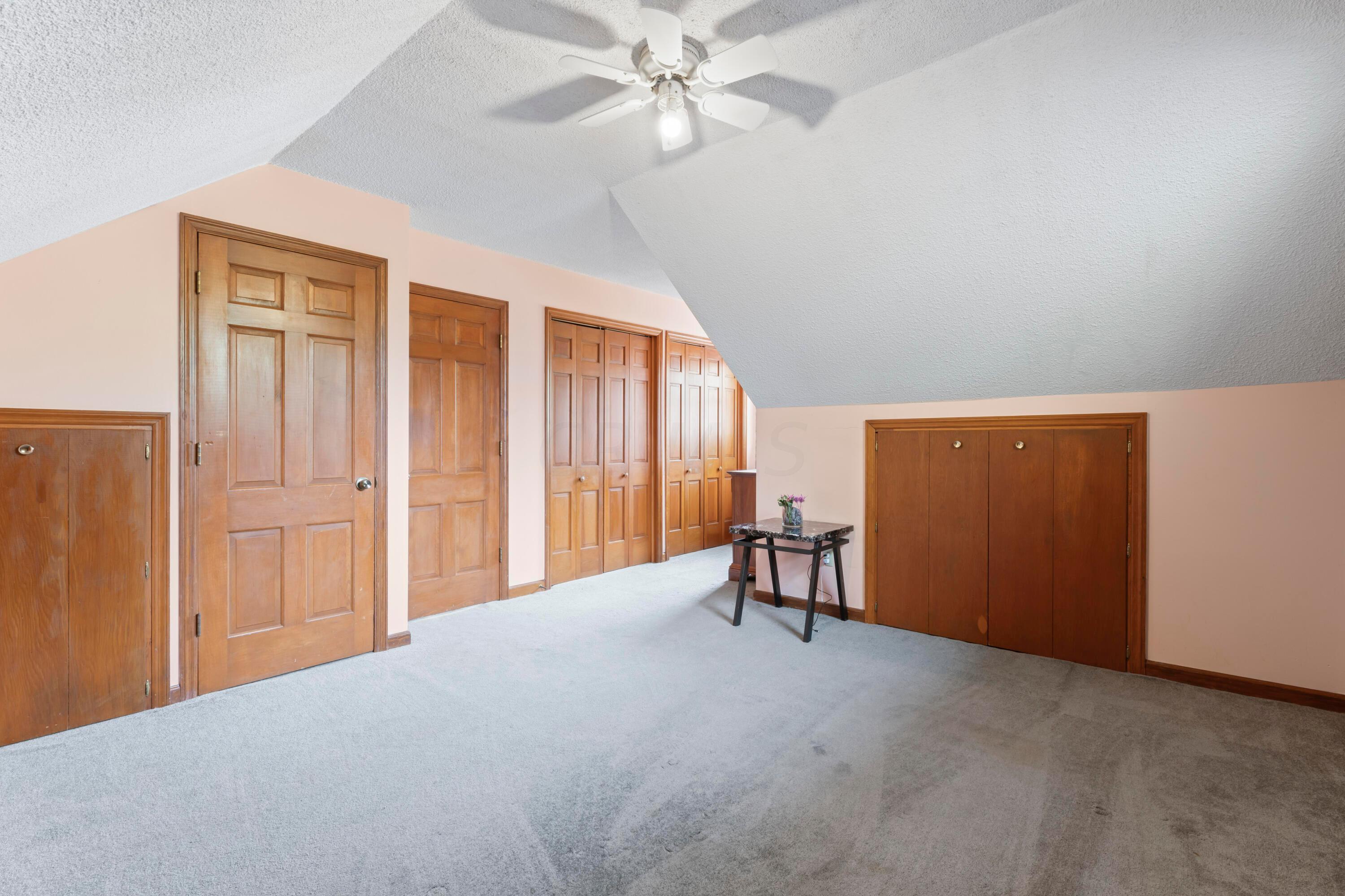 320 N Vernon Avenue