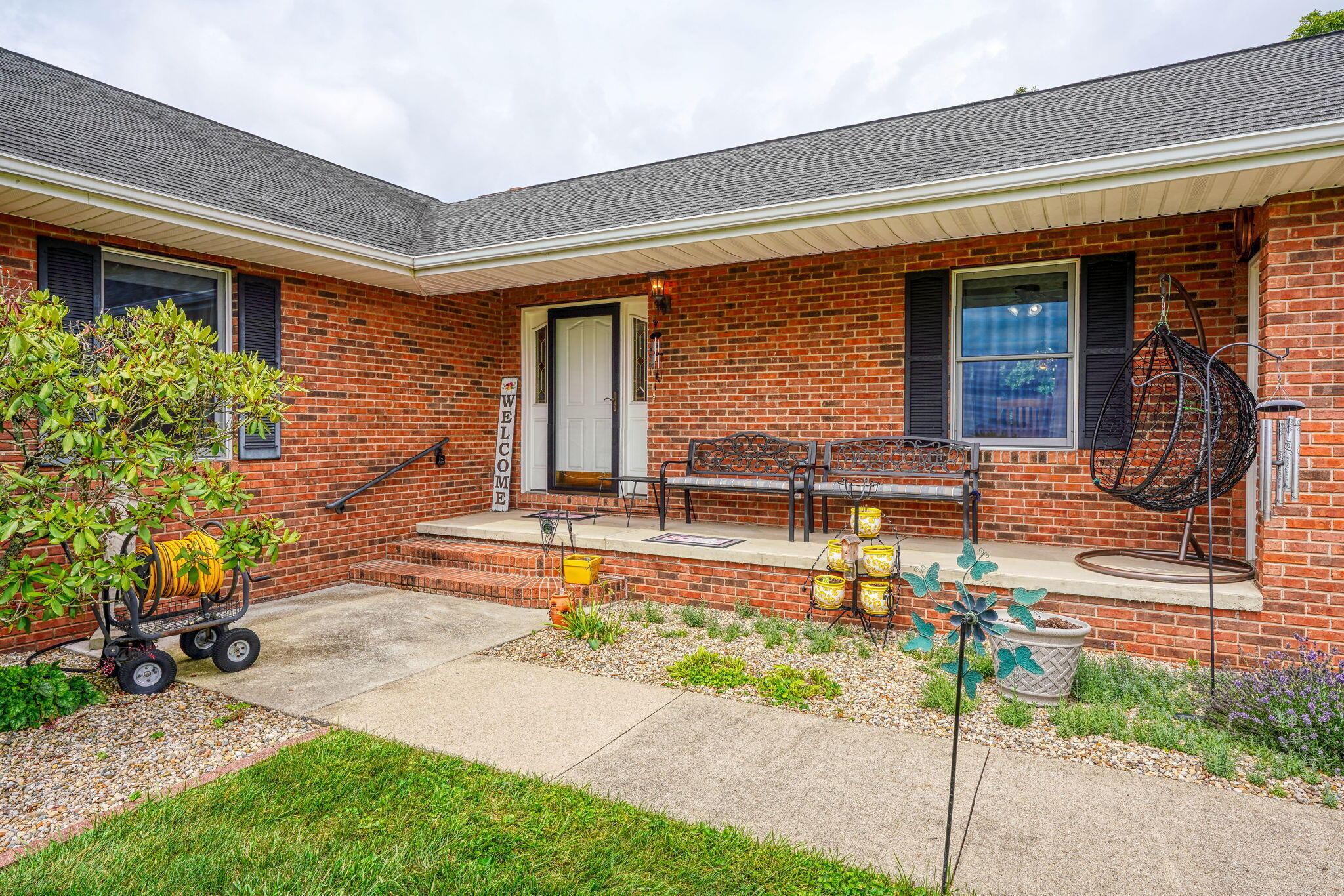 14 Robin Hill Lane