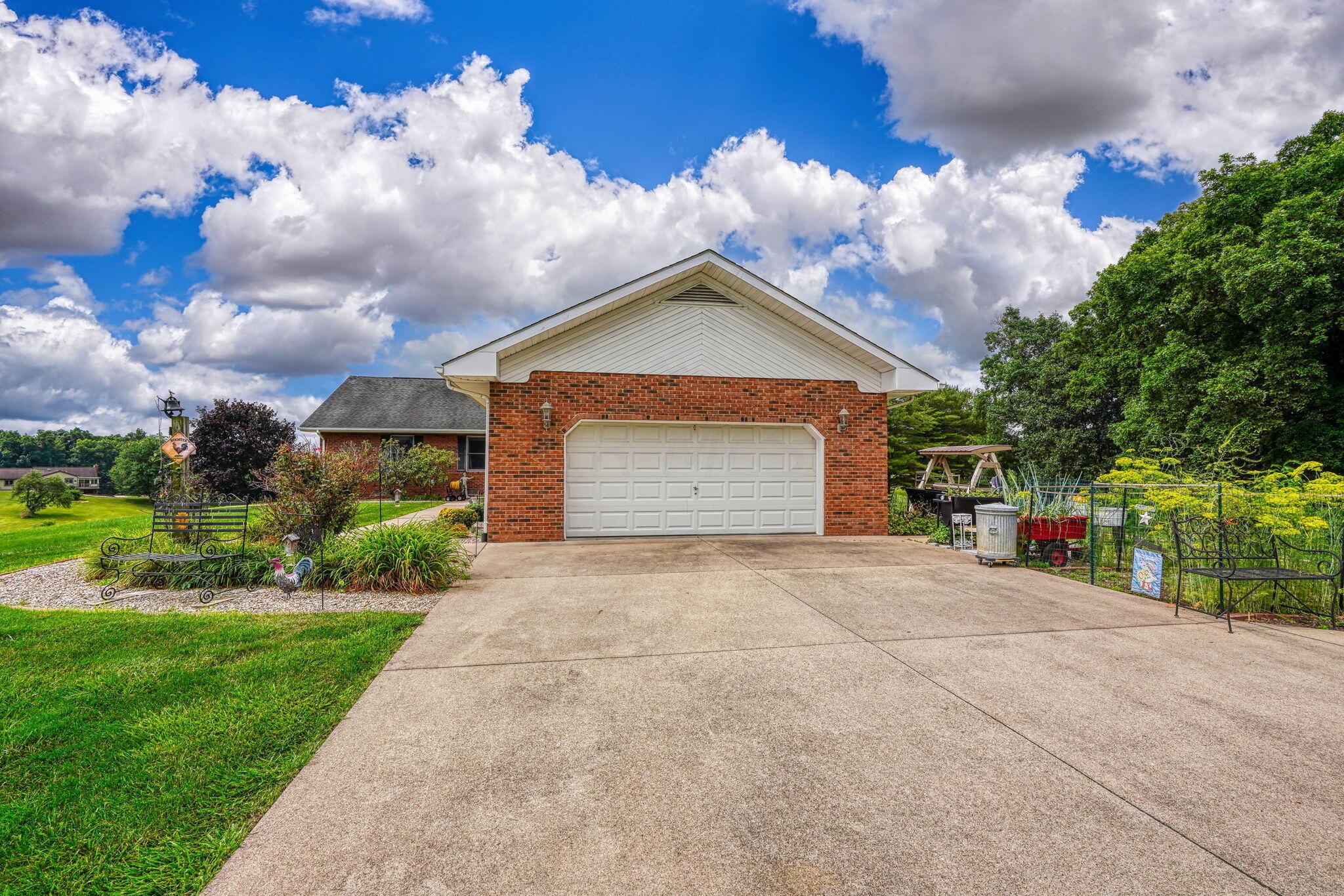 14 Robin Hill Lane