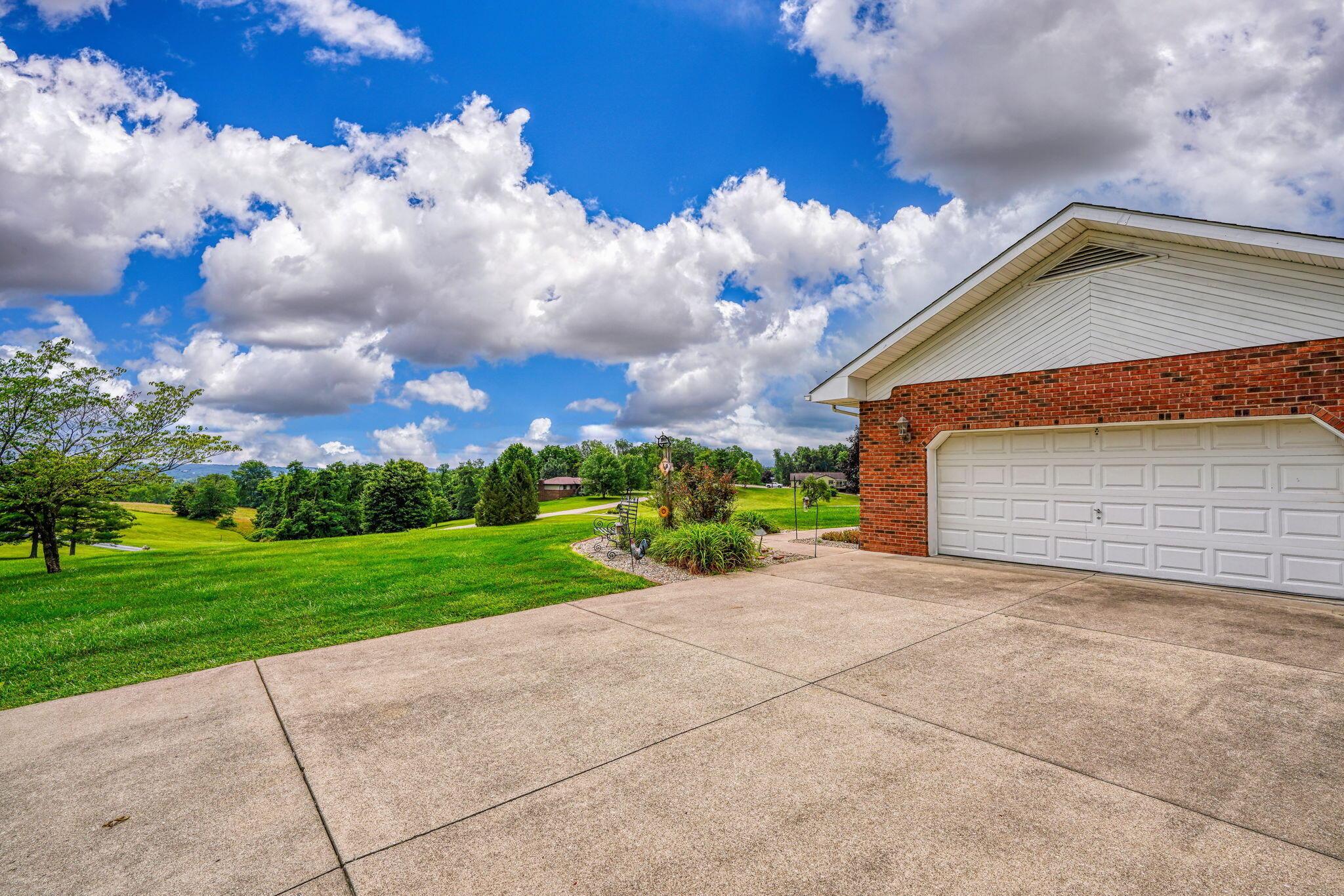 14 Robin Hill Lane