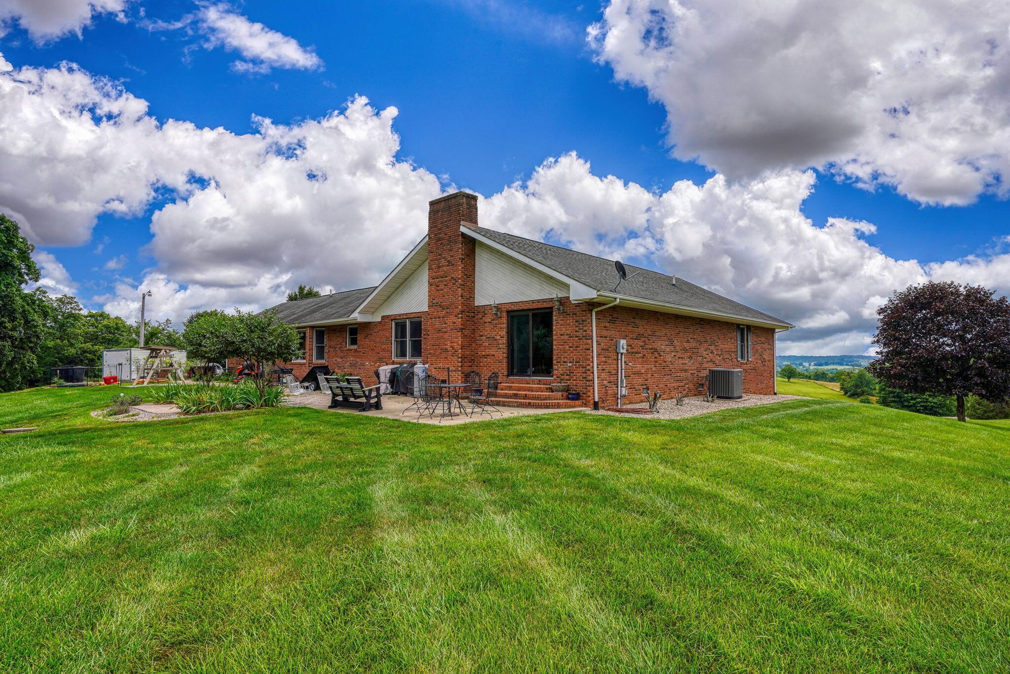 14 Robin Hill Lane