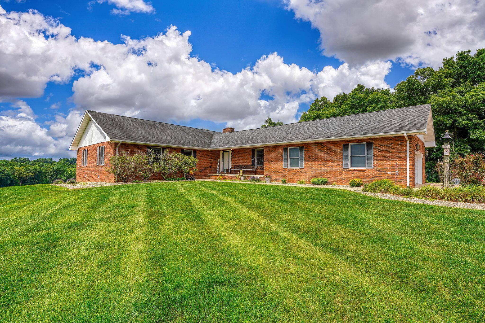 14 Robin Hill Lane