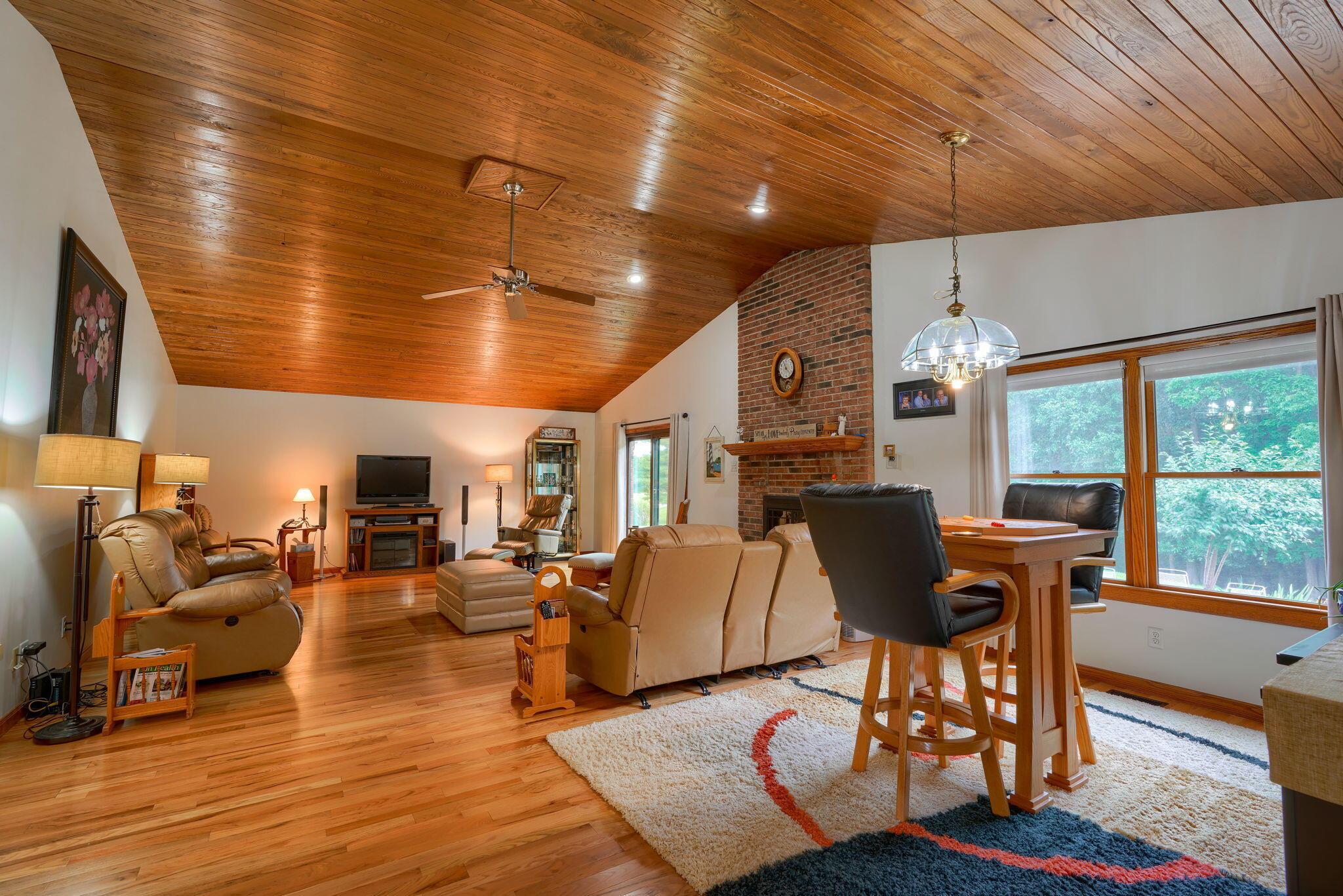 14 Robin Hill Lane