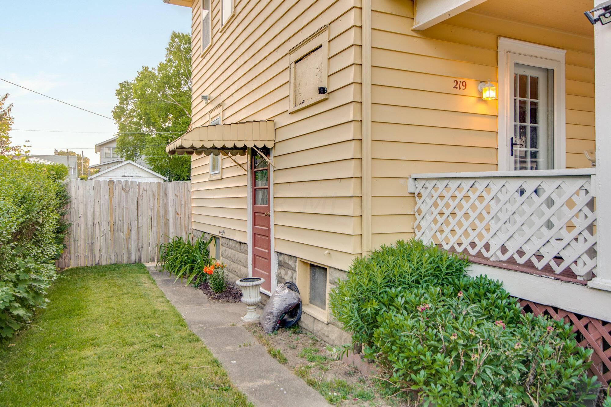 219 Rosehill Avenue