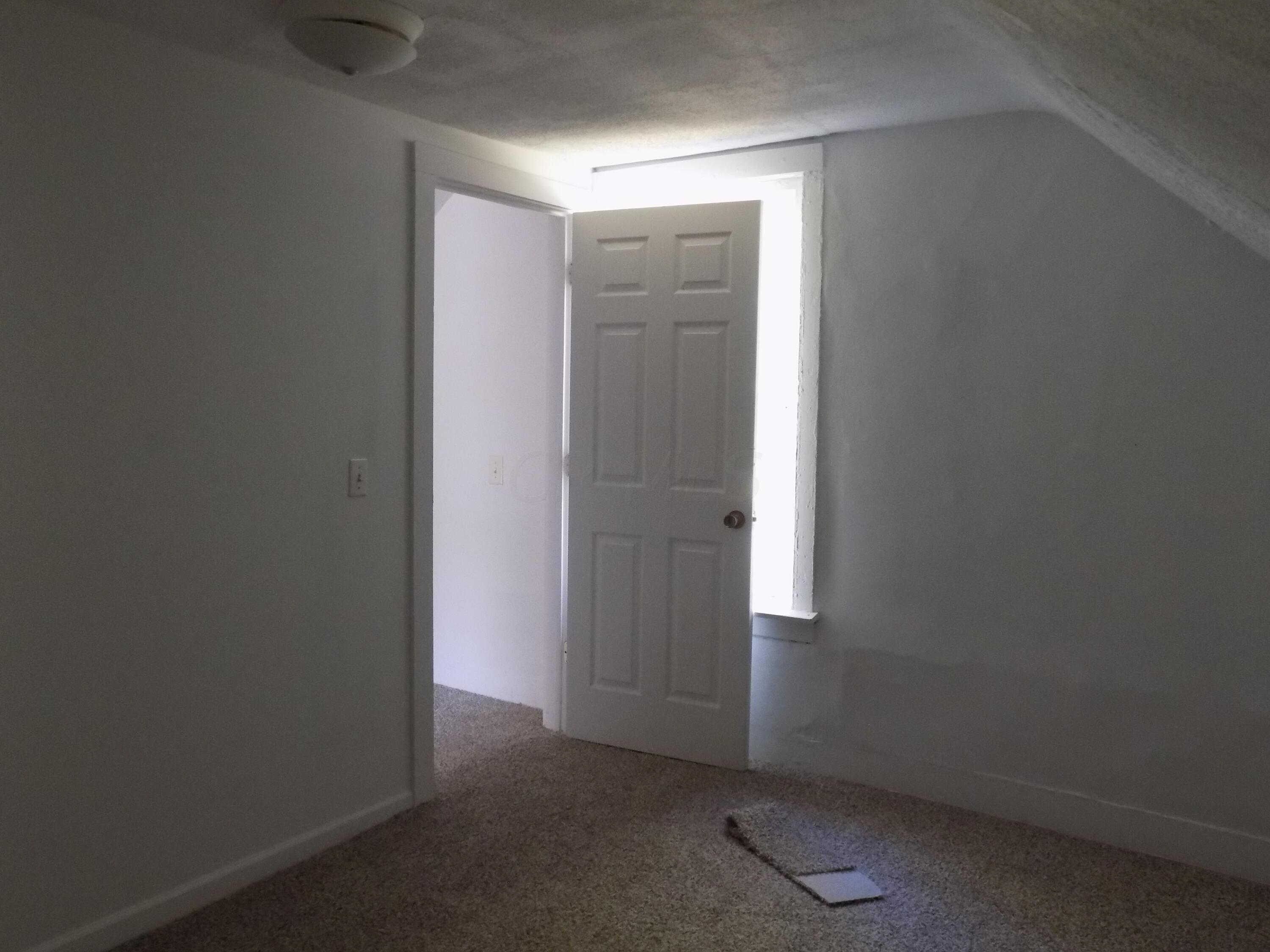 122 W Poplar Avenue