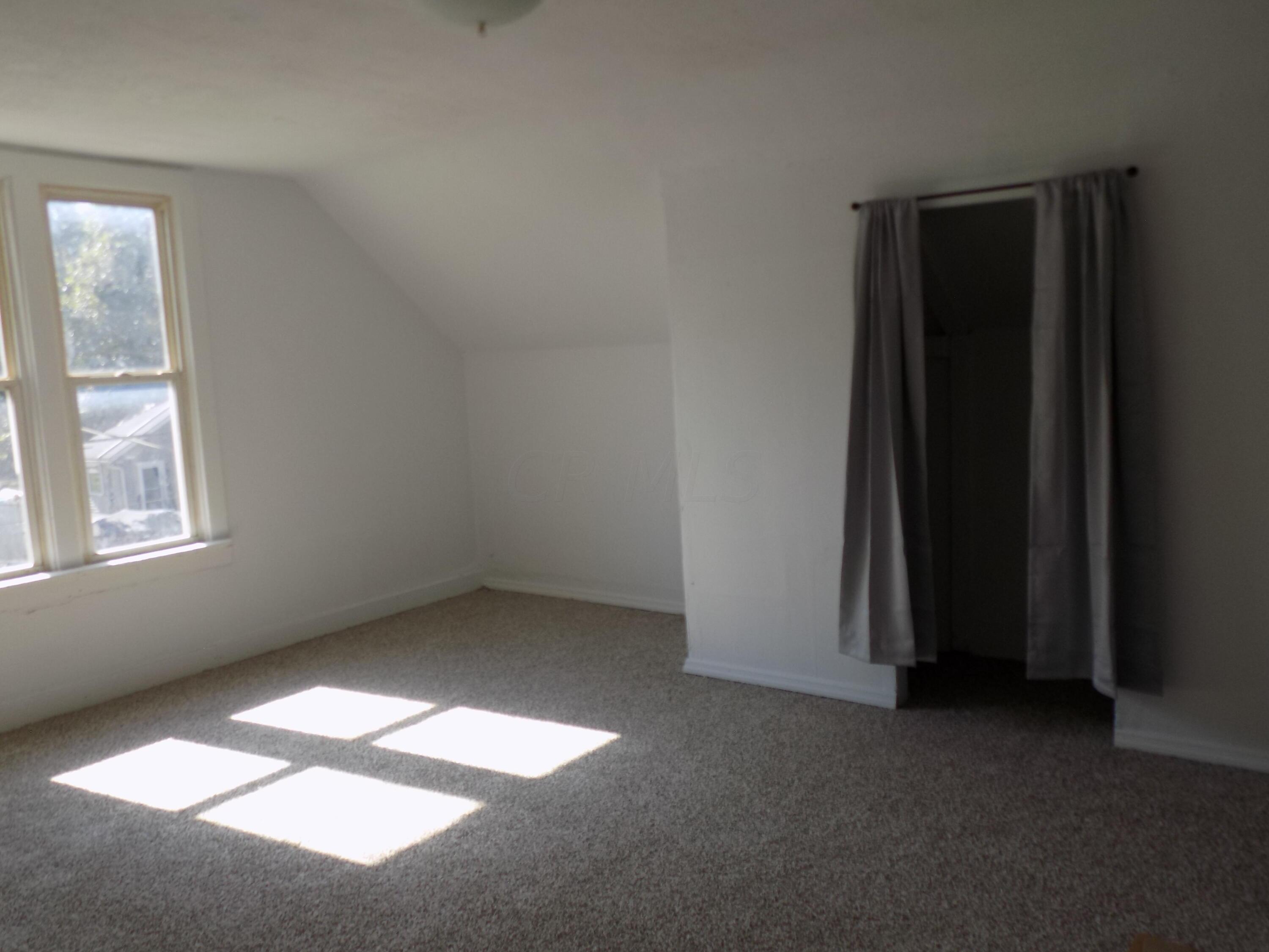 122 W Poplar Avenue