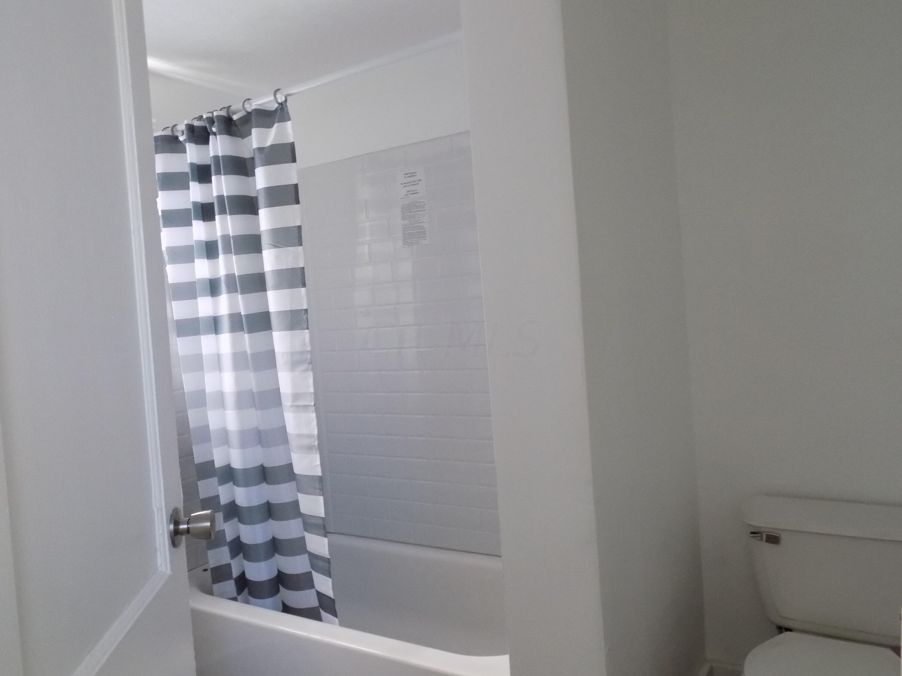 122 W Poplar Avenue
